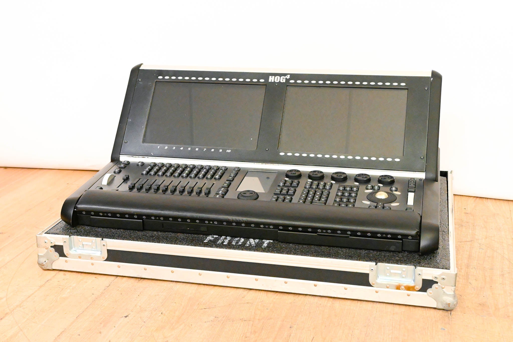 High End Systems Hog 4 Lighting Control Console with Road Case
