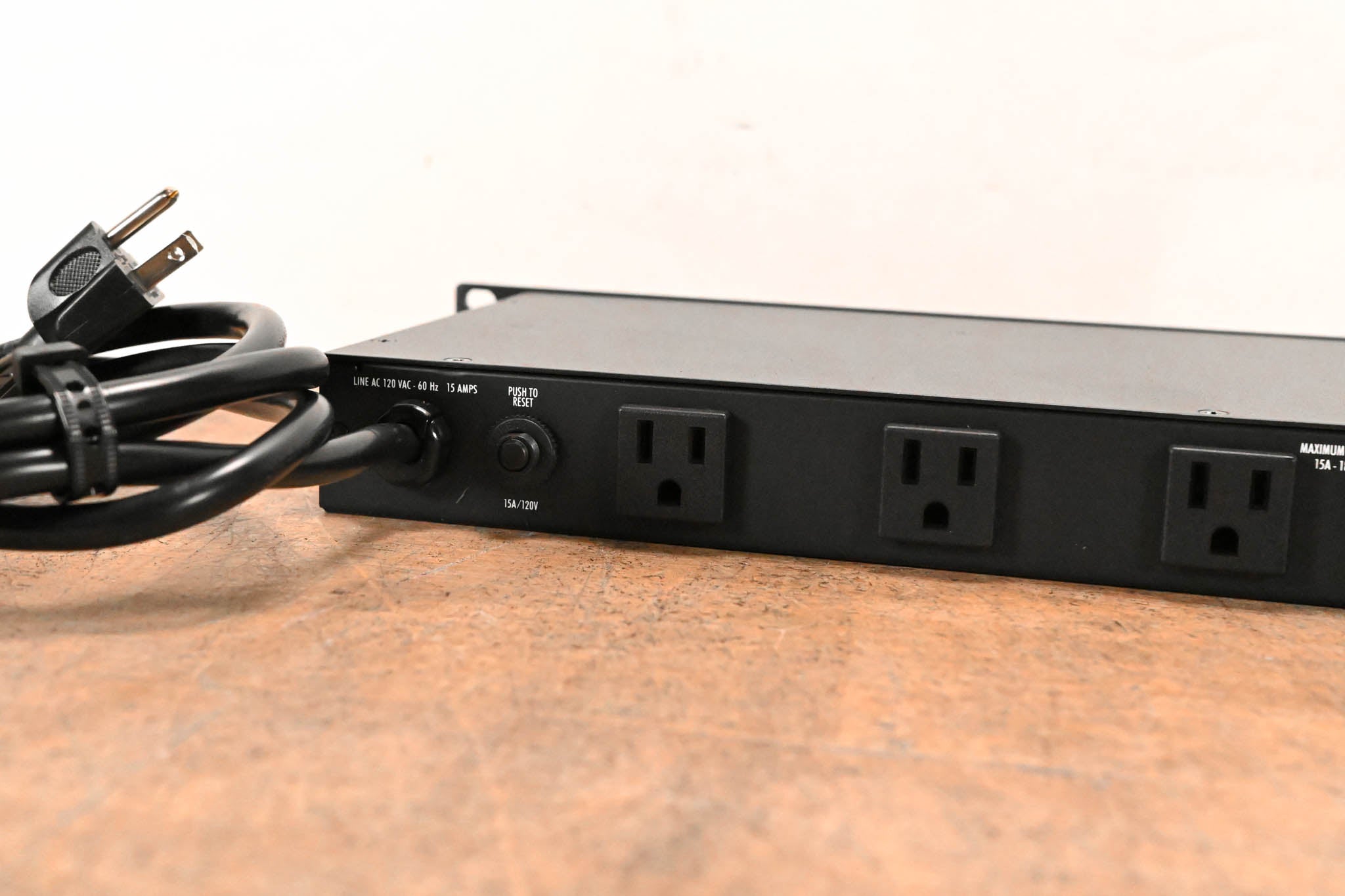Furman M-8Lx 15A Merit Series Power Conditioner with Lights