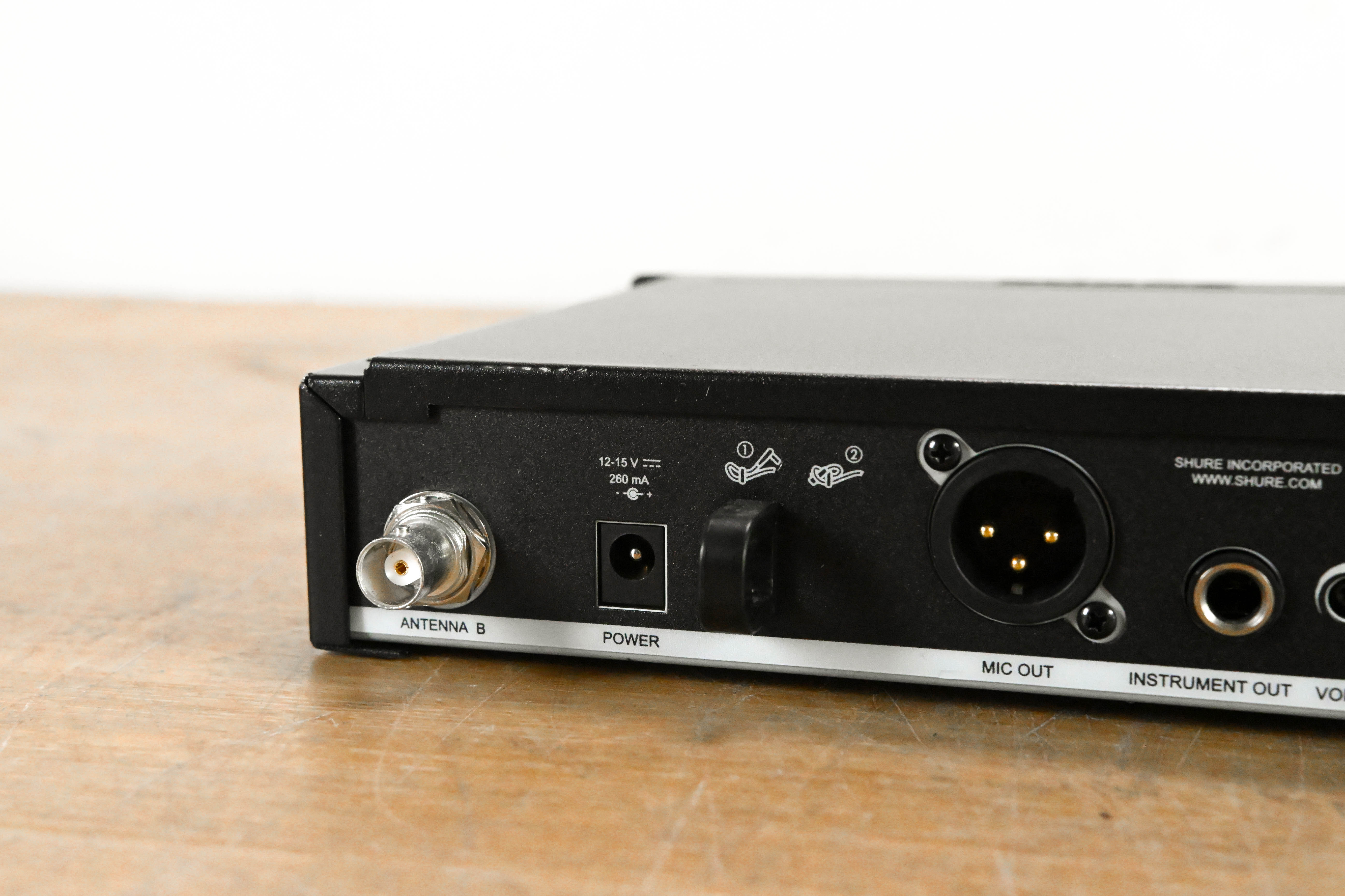 Shure BLX24R/B58 Handheld Wireless System - H10 Band (NO POWER SUPPLY)