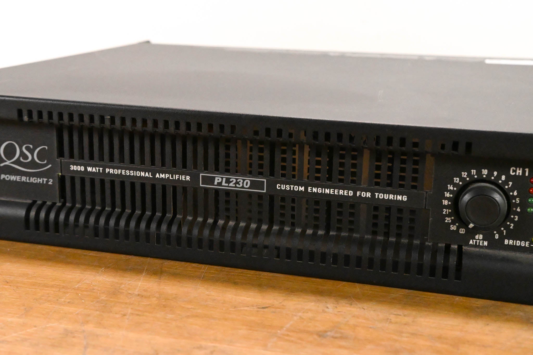 QSC PL230 PowerLight 2 Series 2-Channel 1500W Power Amplifier