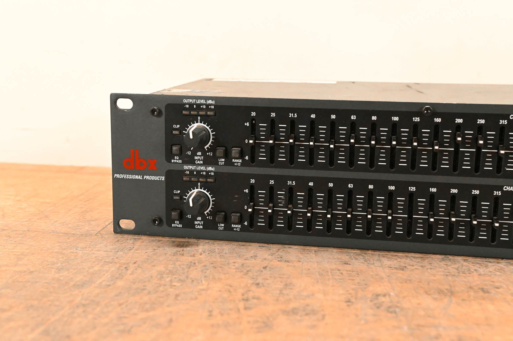 dbx 231 Dual-Channel 31-Band Graphic Equalizer CG01L74
