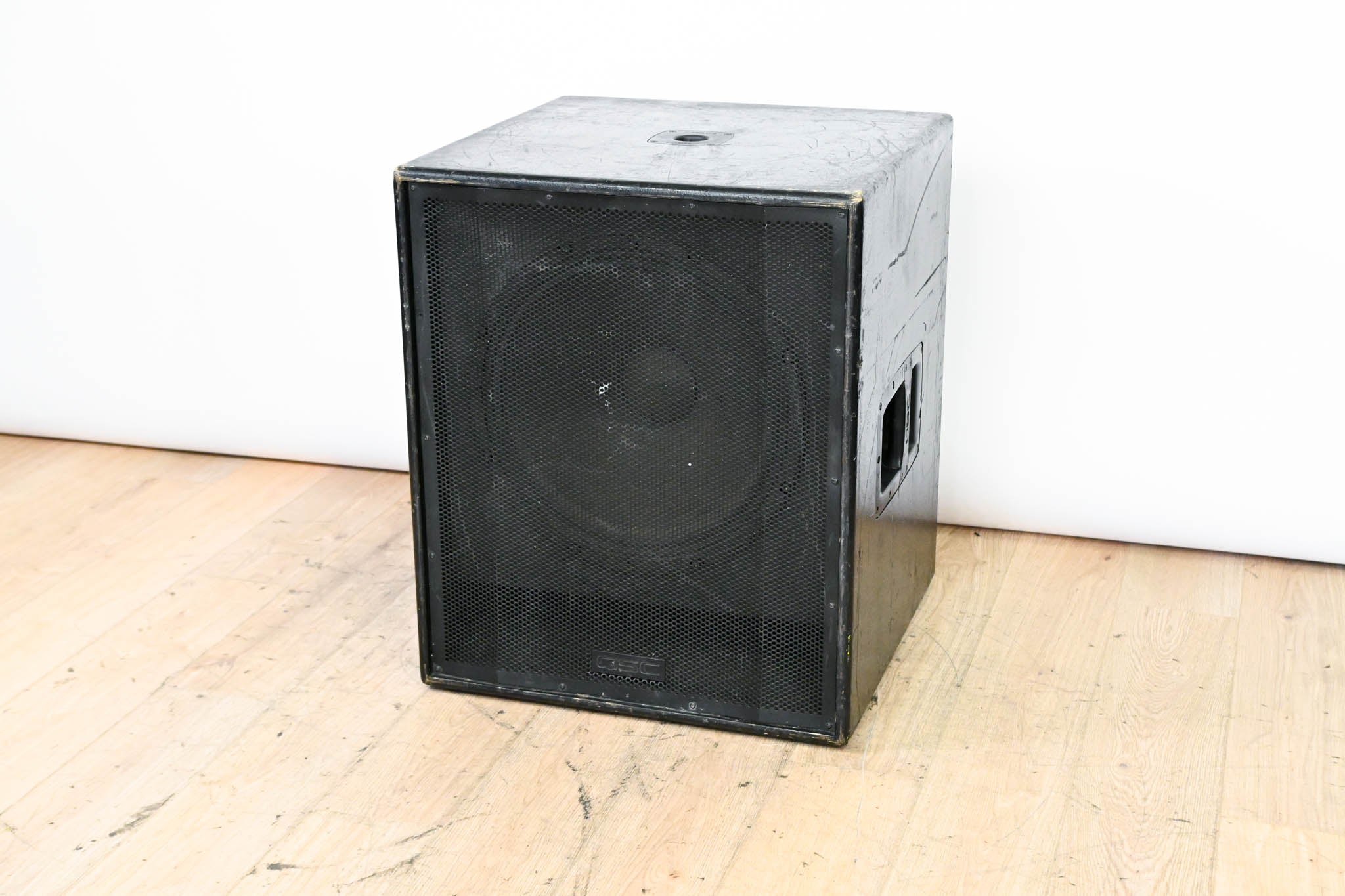 QSC HPR181W 18" Powered Subwoofer