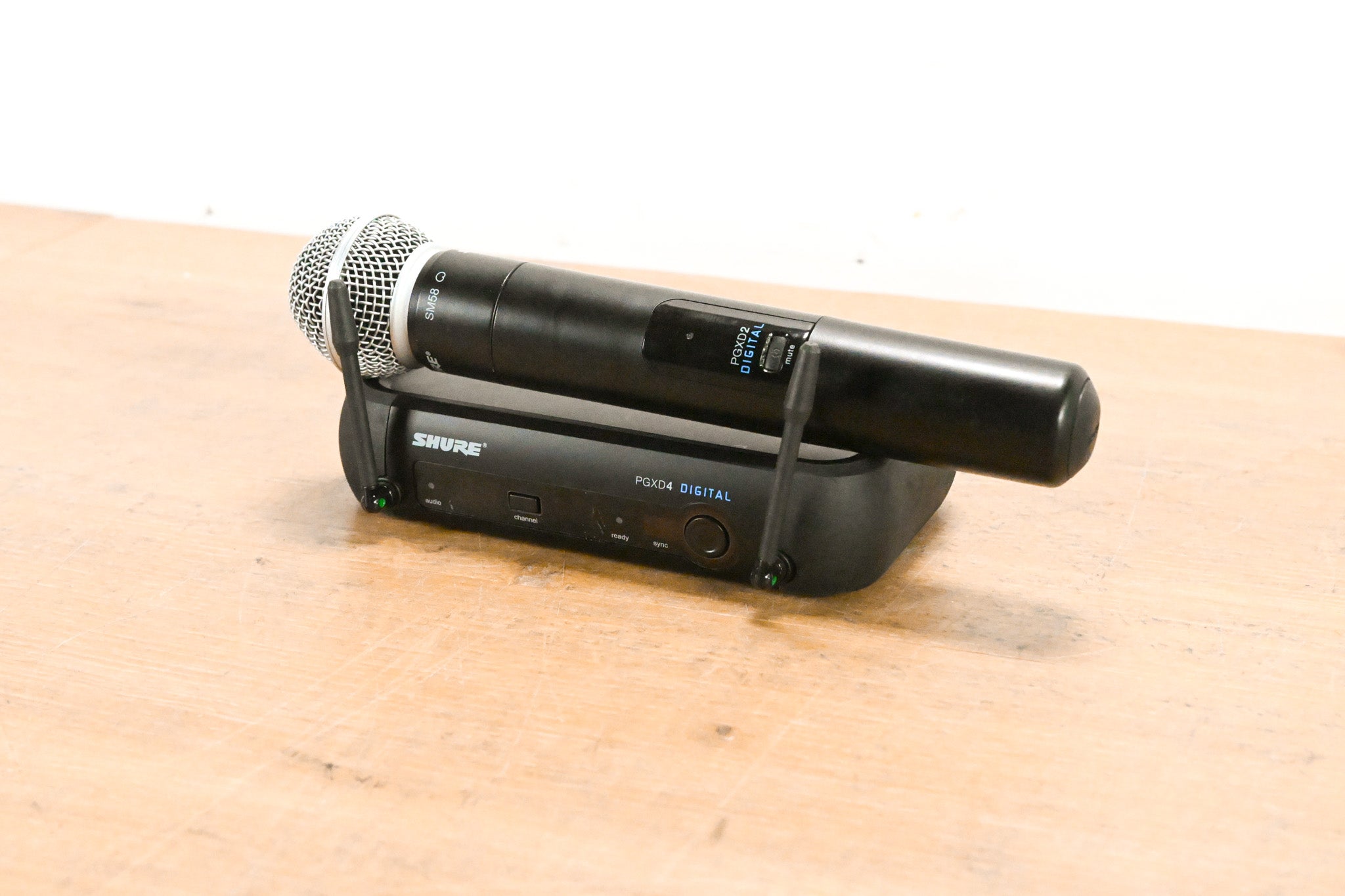 Shure PGXD24/SM58-X8 Digital Wireless Handheld System - X8 Band NO PSU