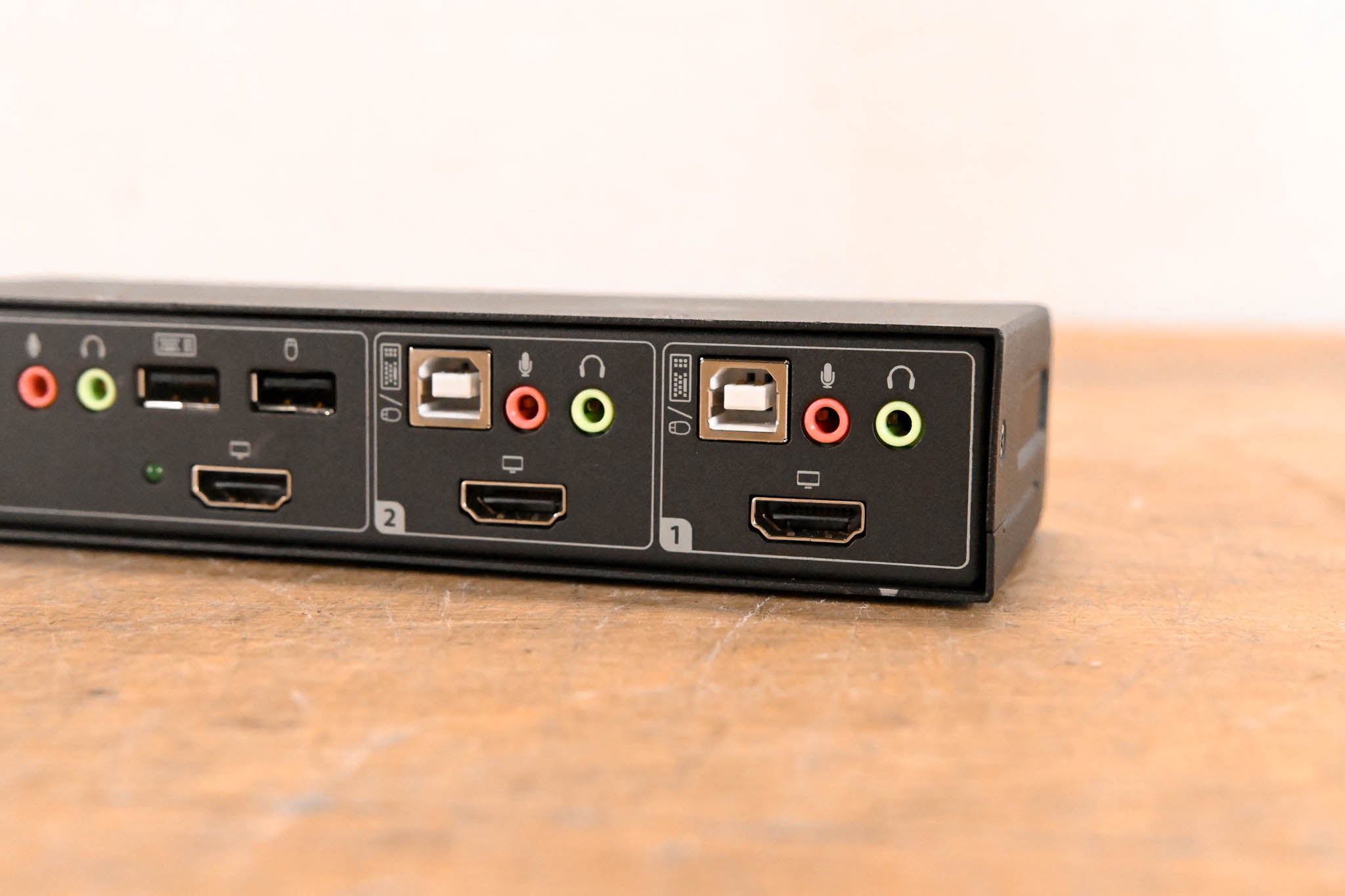 Vertiv Avocent SV220H 2-Port HDMI 4K Desktop KVM Switch (NO PSU)