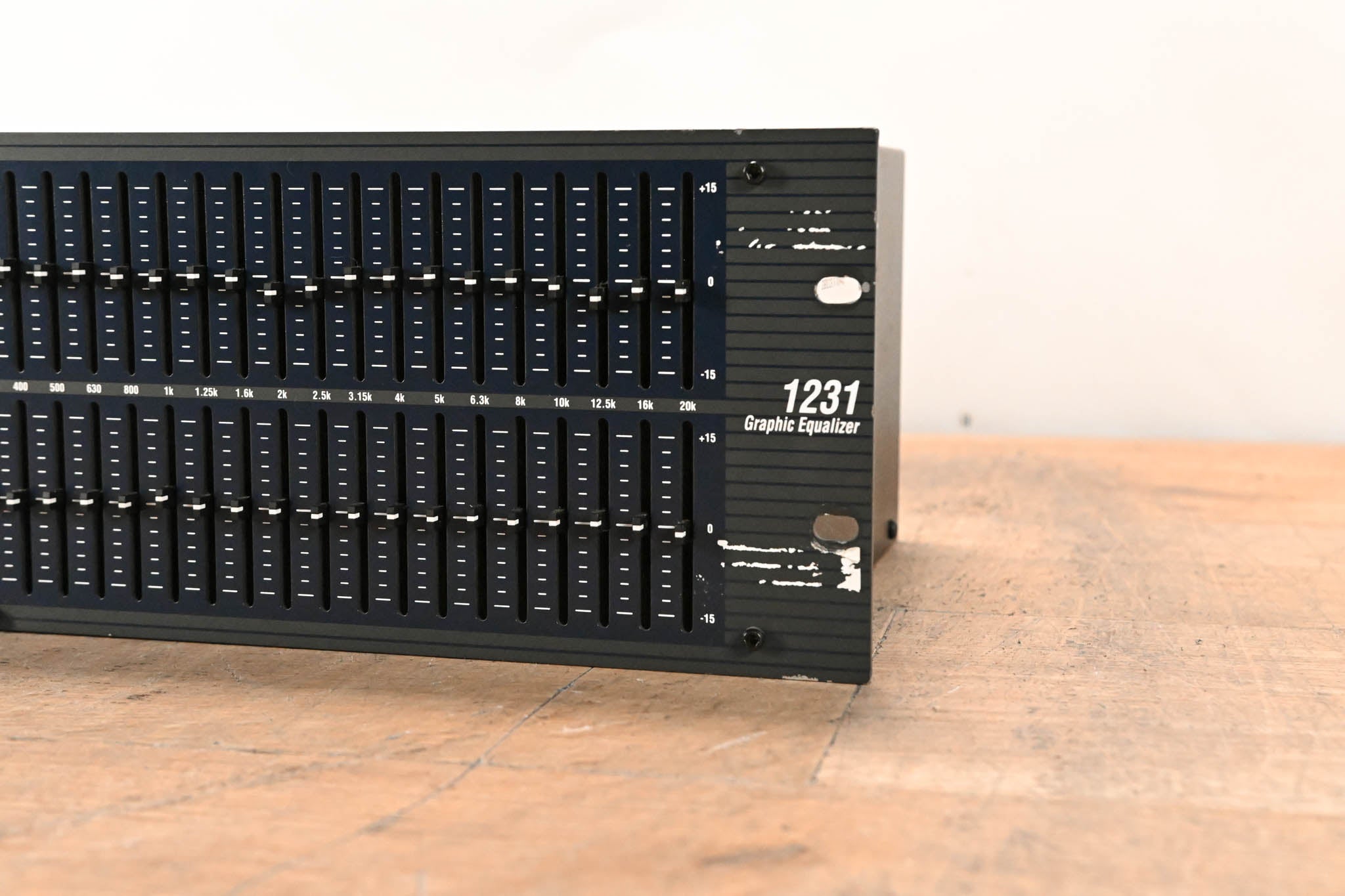 dbx 1231 Dual-Channel 31-Band Graphic Equalizer