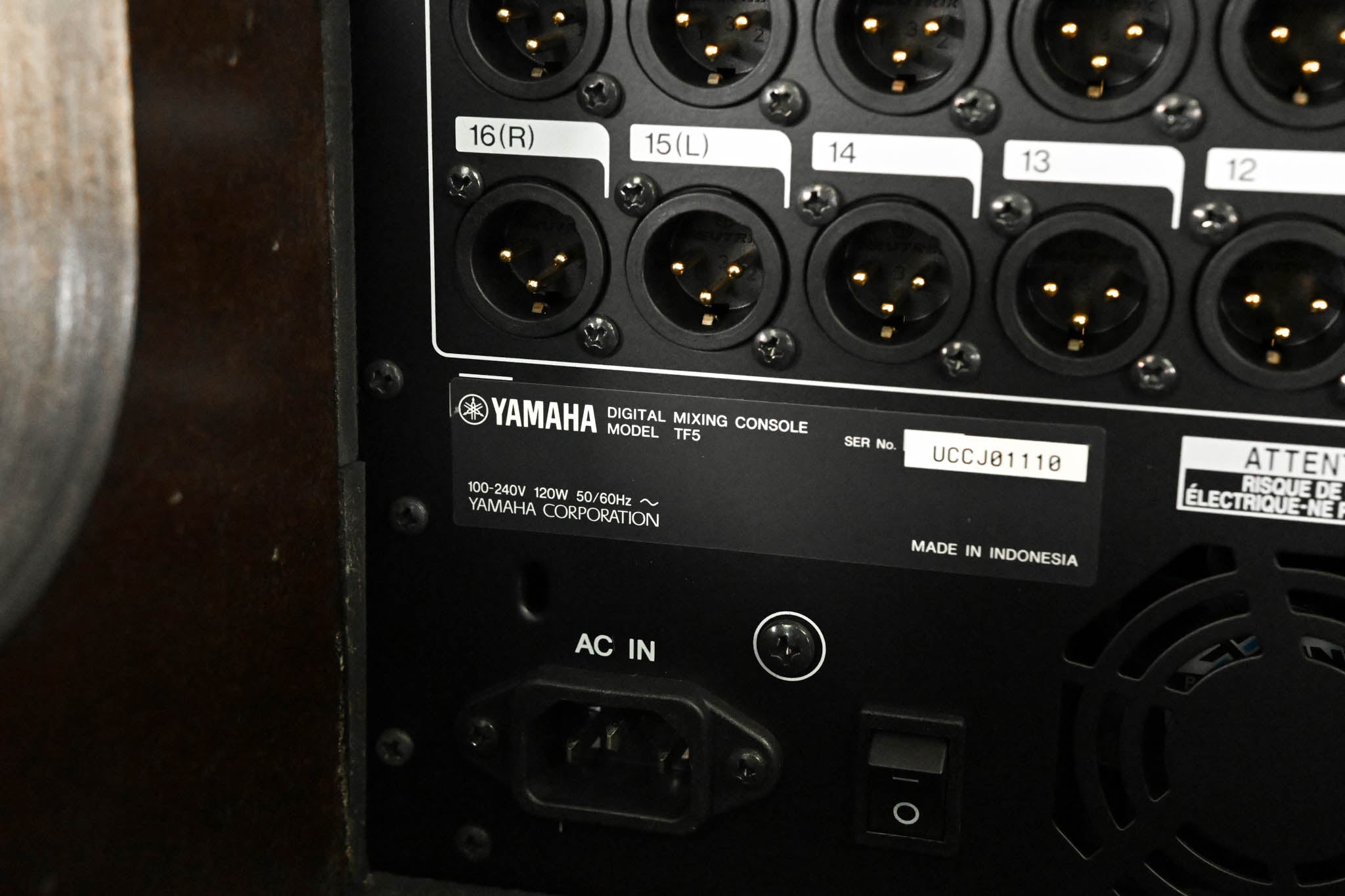 Yamaha TF5 32-Input Digital Mixing Console with Road Case