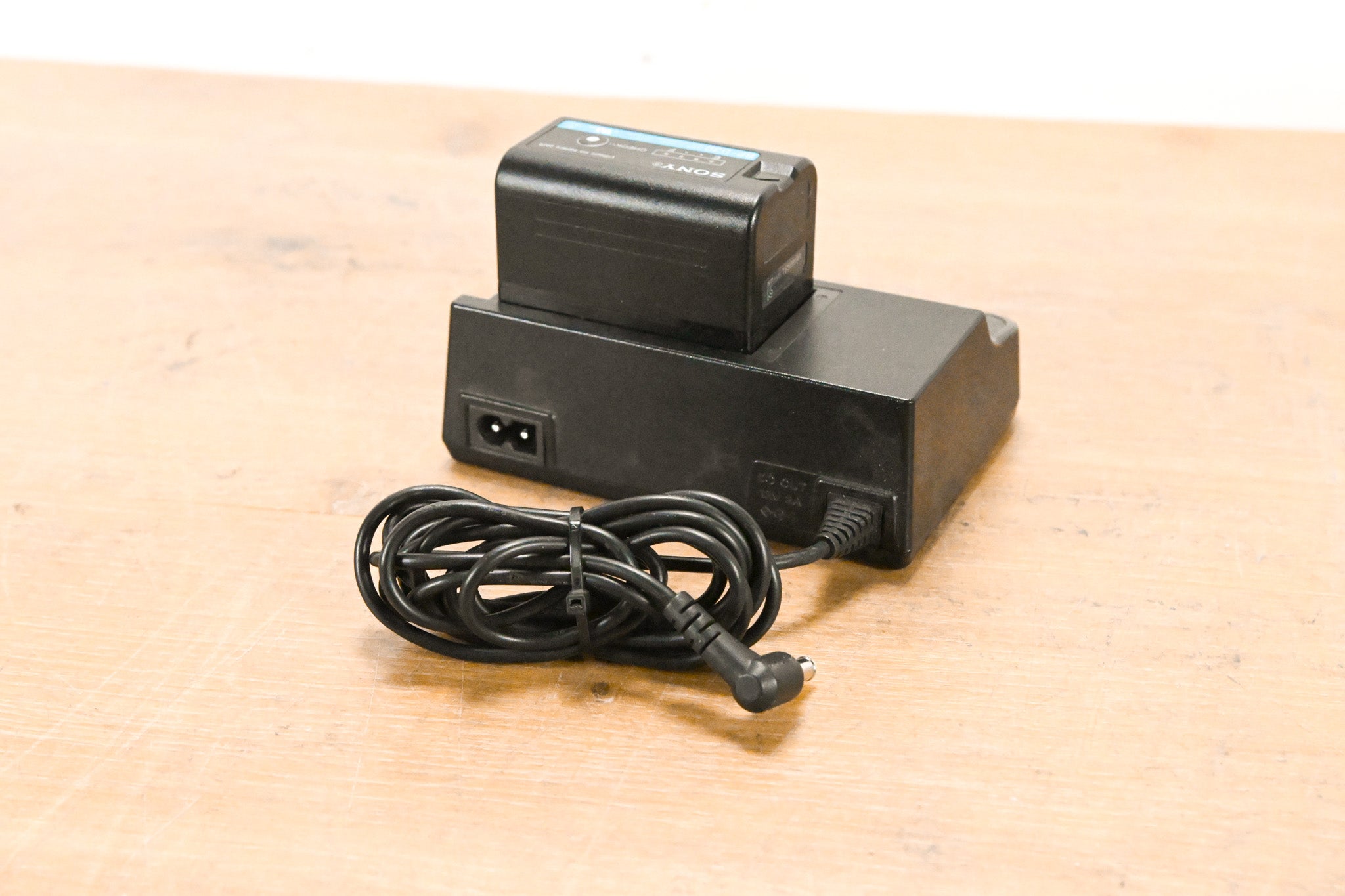 Sony BC-U1 AC Adapter/Charger with BP-U30 Battery (NO POWER SUPPLY)