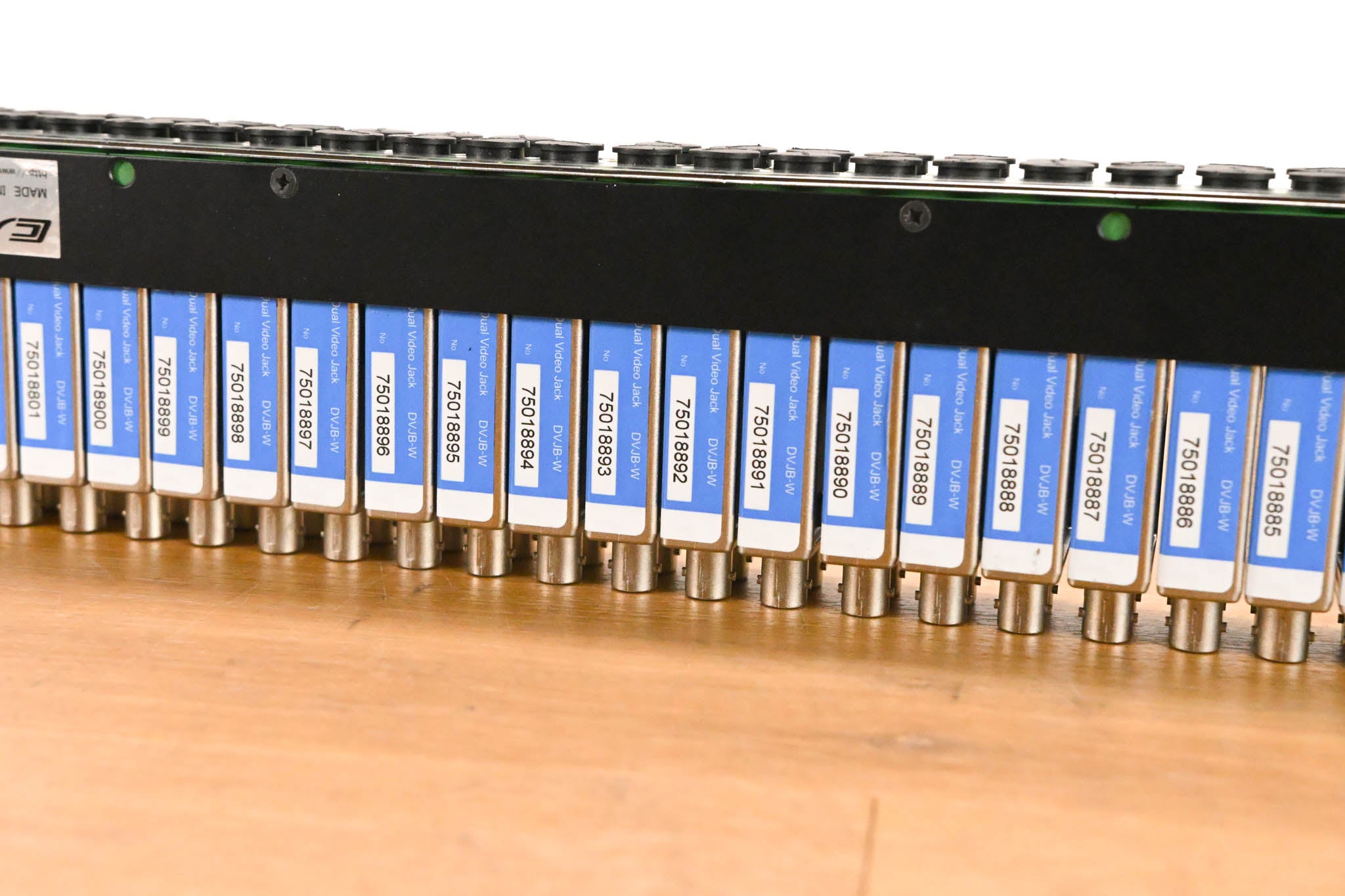 Canare 26DV 1U Video Patch Bay w/ DVJB-W 75Ω 3G/SDI Modules
