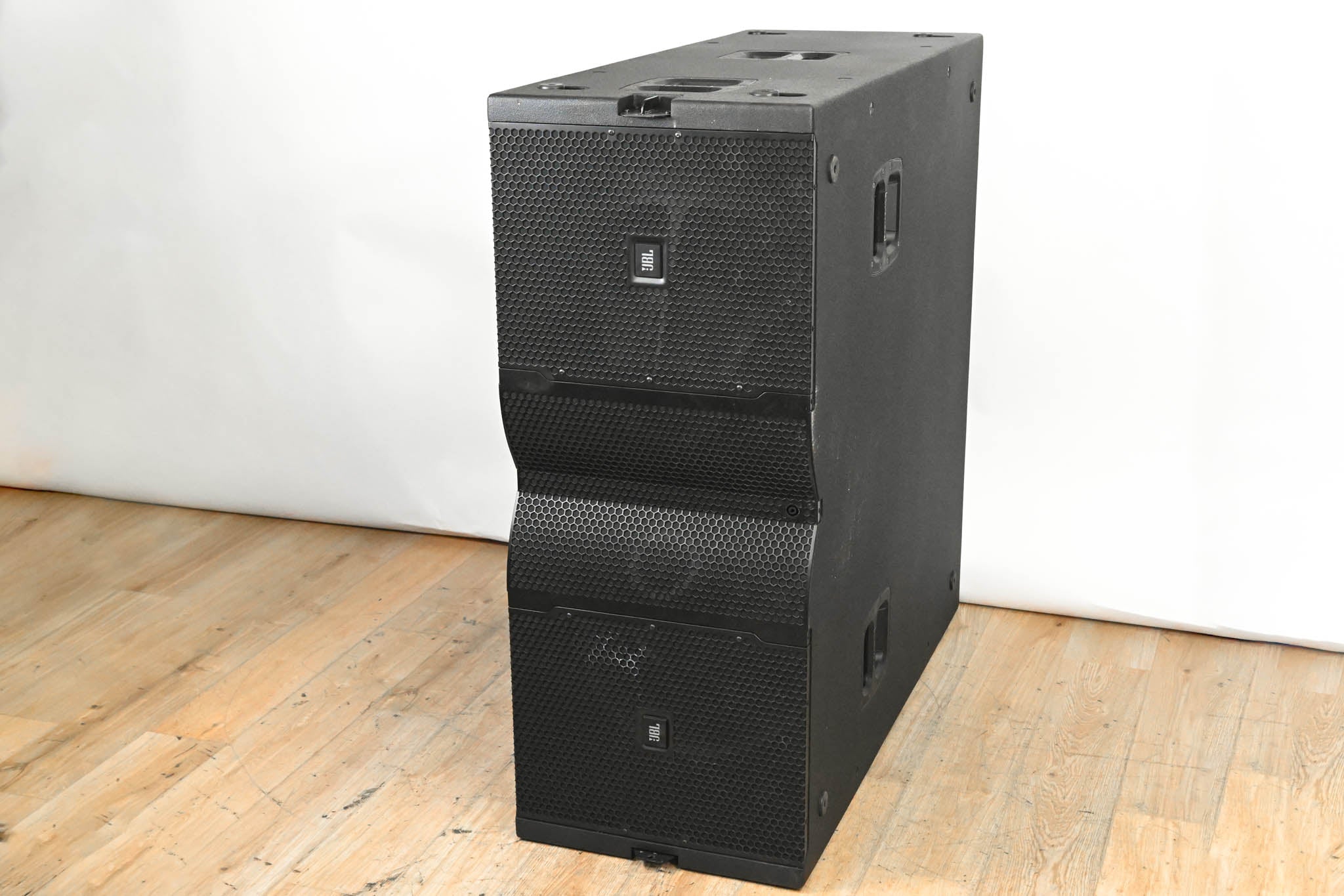 JBL VTX G28 Ground-Stackable Dual 18-inch Subwoofer