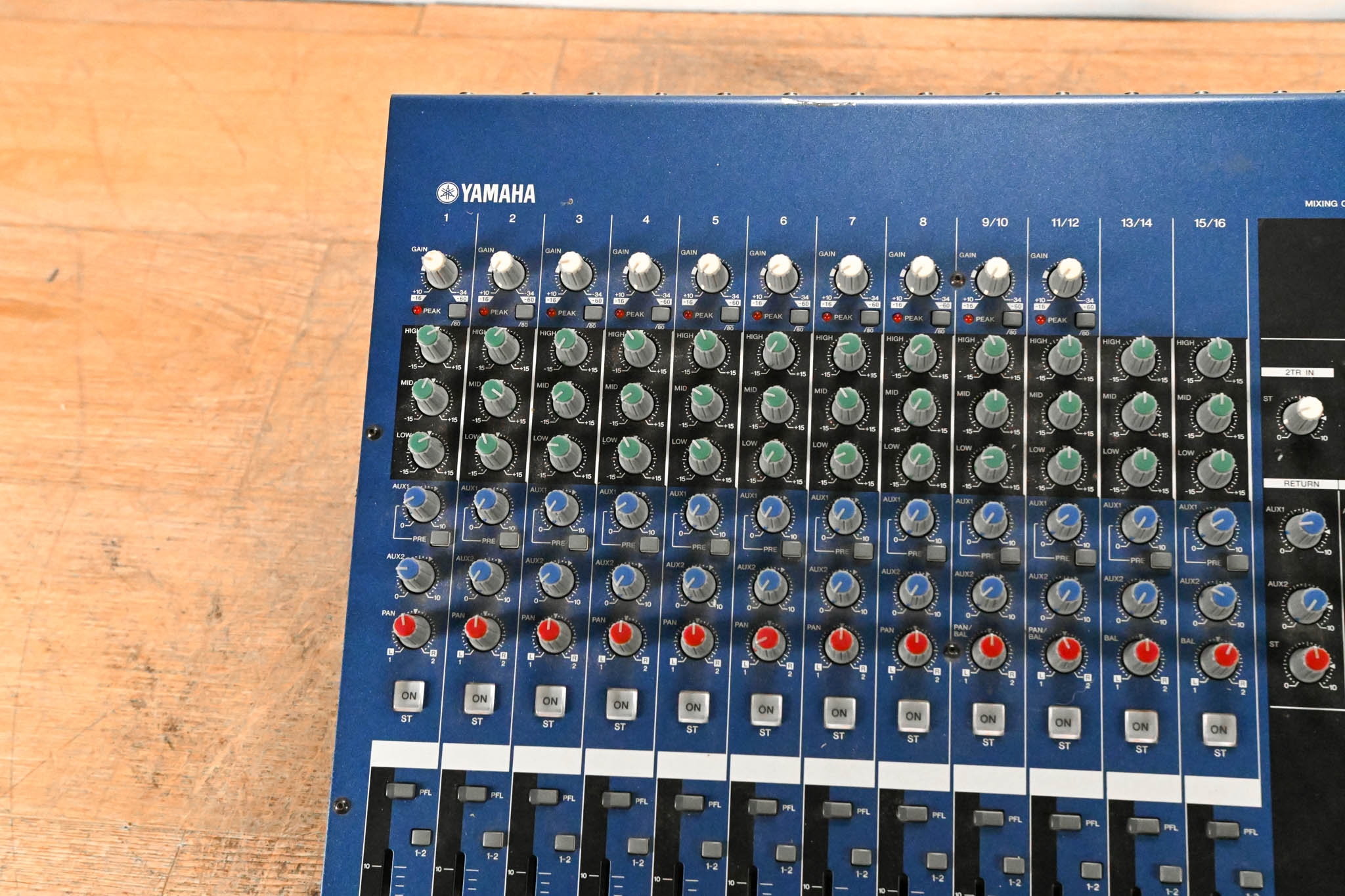 Yamaha MG16/4 16-Channel 4-Bus Analog Mixing Console