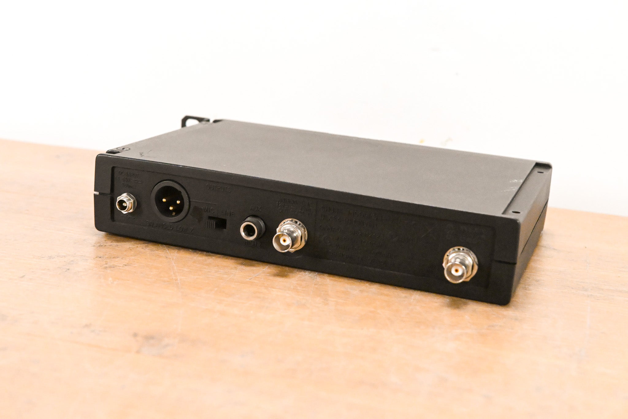 Shure ULXS4 Wireless Receiver - J1 Band: 554-590 MHz (NO POWER SUPPLY)