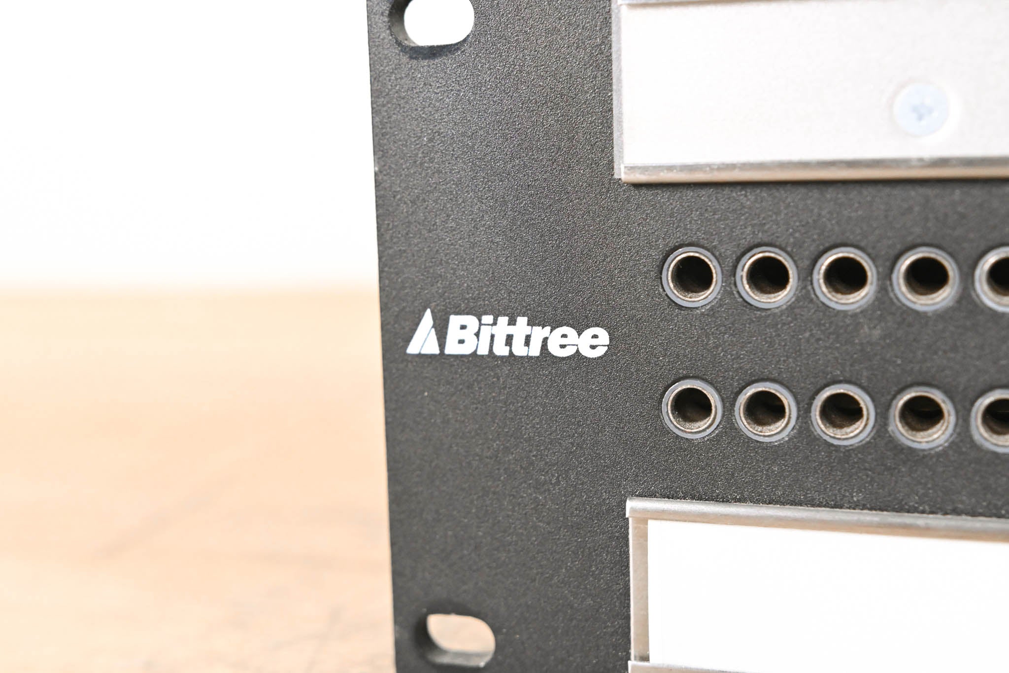 Bittree B96DC-FNOST/E3 M2OU12B 2x48 2RU TT Patchbay