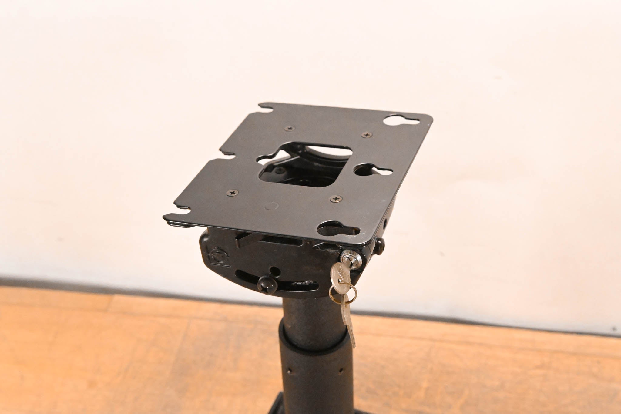 Chief RPMA000 Projector Mount System w/ CMS009012 Column & CMA345 Plate