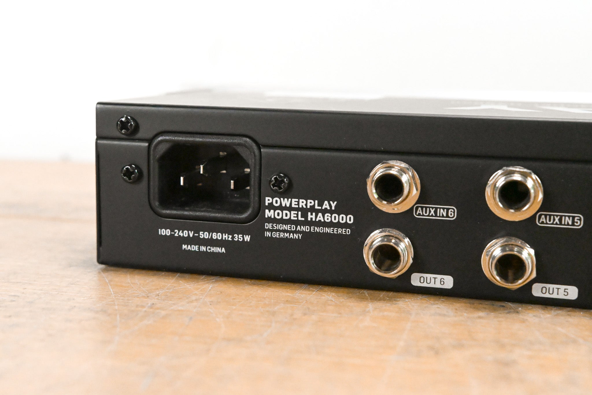 Behringer POWERPLAY HA6000 6-CH Headphone Mixing/Distribution Amplifier