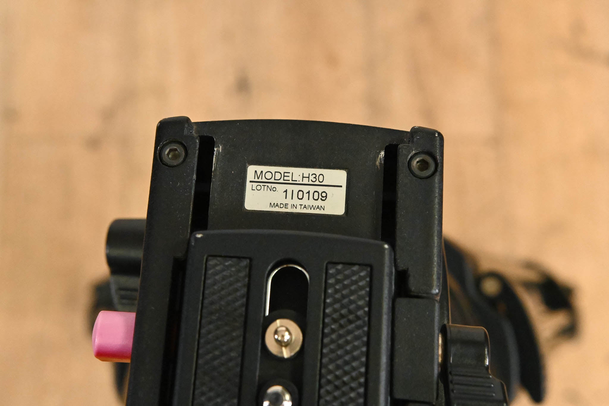 Acebil H30 Fluid Head with Acebil T750 Tripod Legs