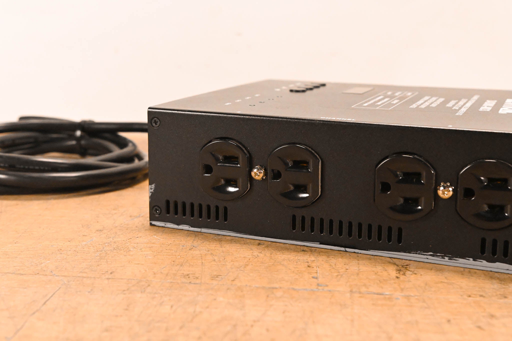 Leviton D4DMX-MD3 4-Channel Programmable Dimmer Pack