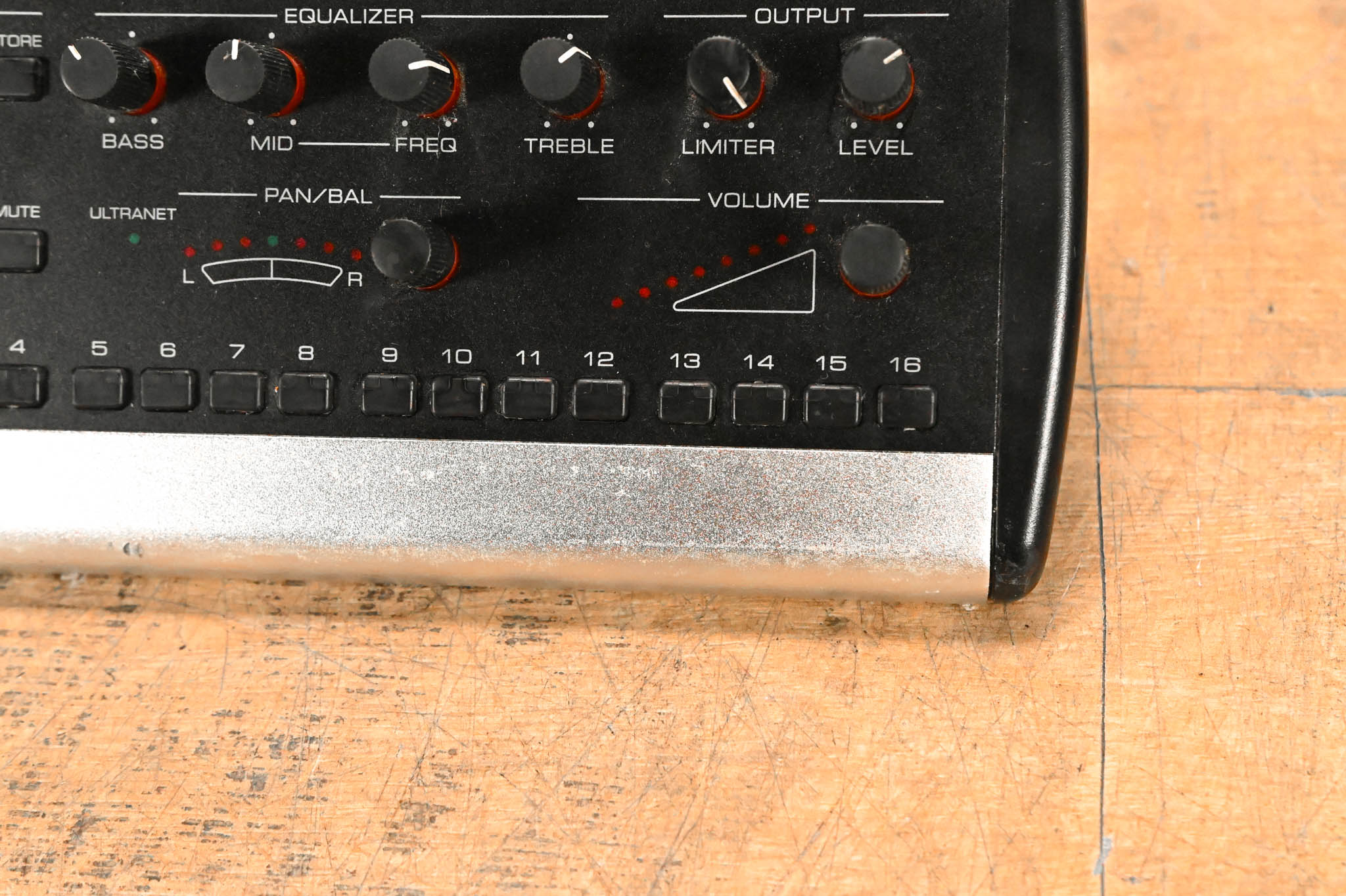 Behringer Powerplay P16-M 16-Channel Digital Personal Mixer