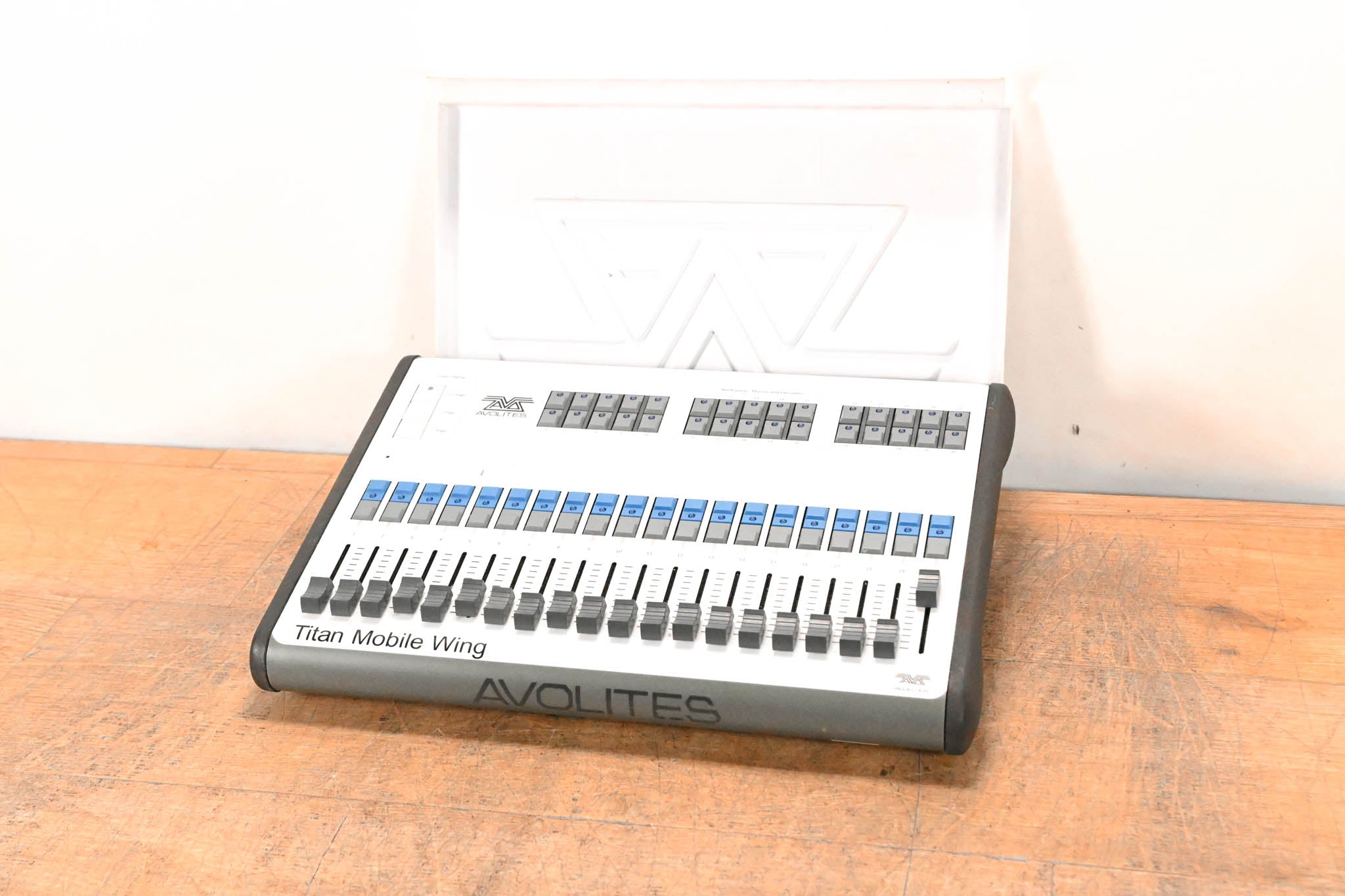 Avolites Titan Mobile Wing