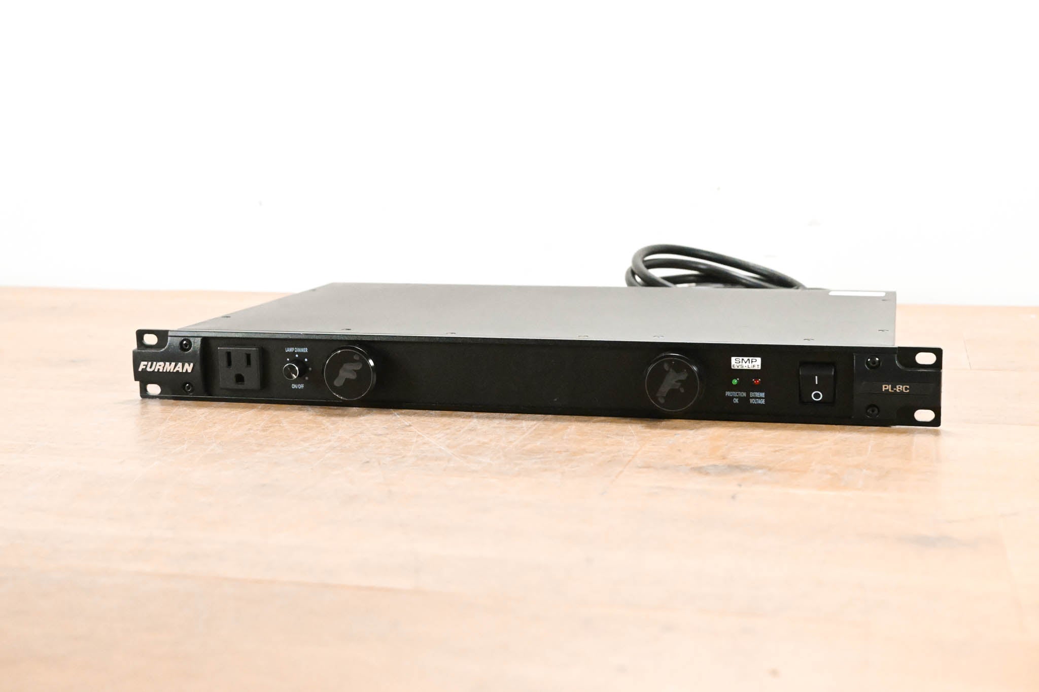 Furman PL-8C 15A Classic Series Power Conditioner with Lights