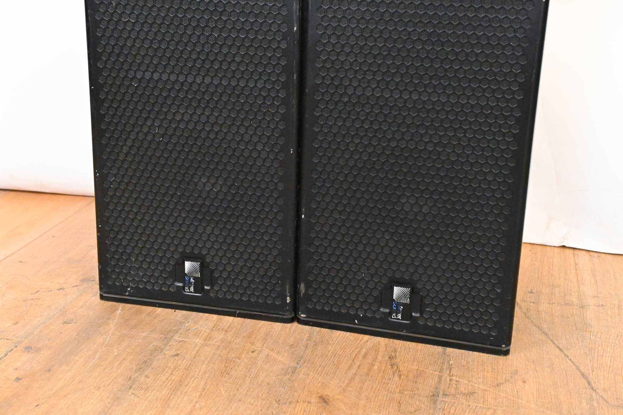 Meyer Sound UPJ-1P Compact VariO Loudspeaker (PAIR)