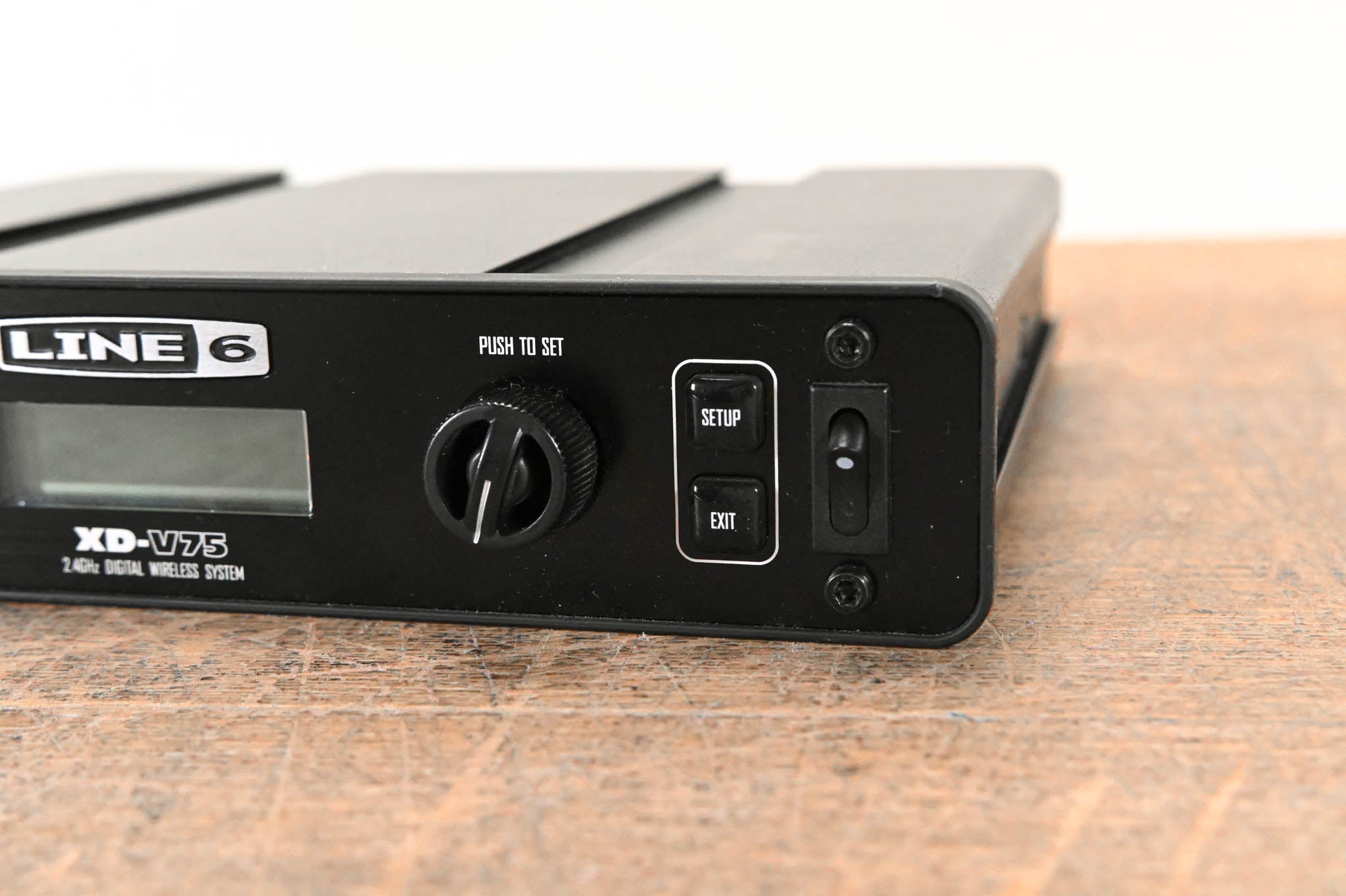 Line 6 XD-V75 2.4GHz Digital Wireless Handheld Microphone System