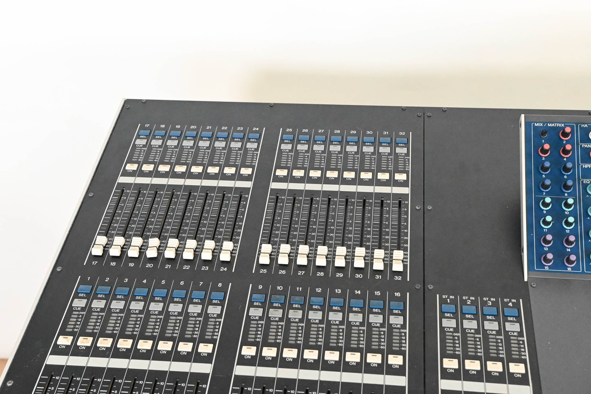 Yamaha M7CL-48 48-Channel Digital Audio Mixing Console
