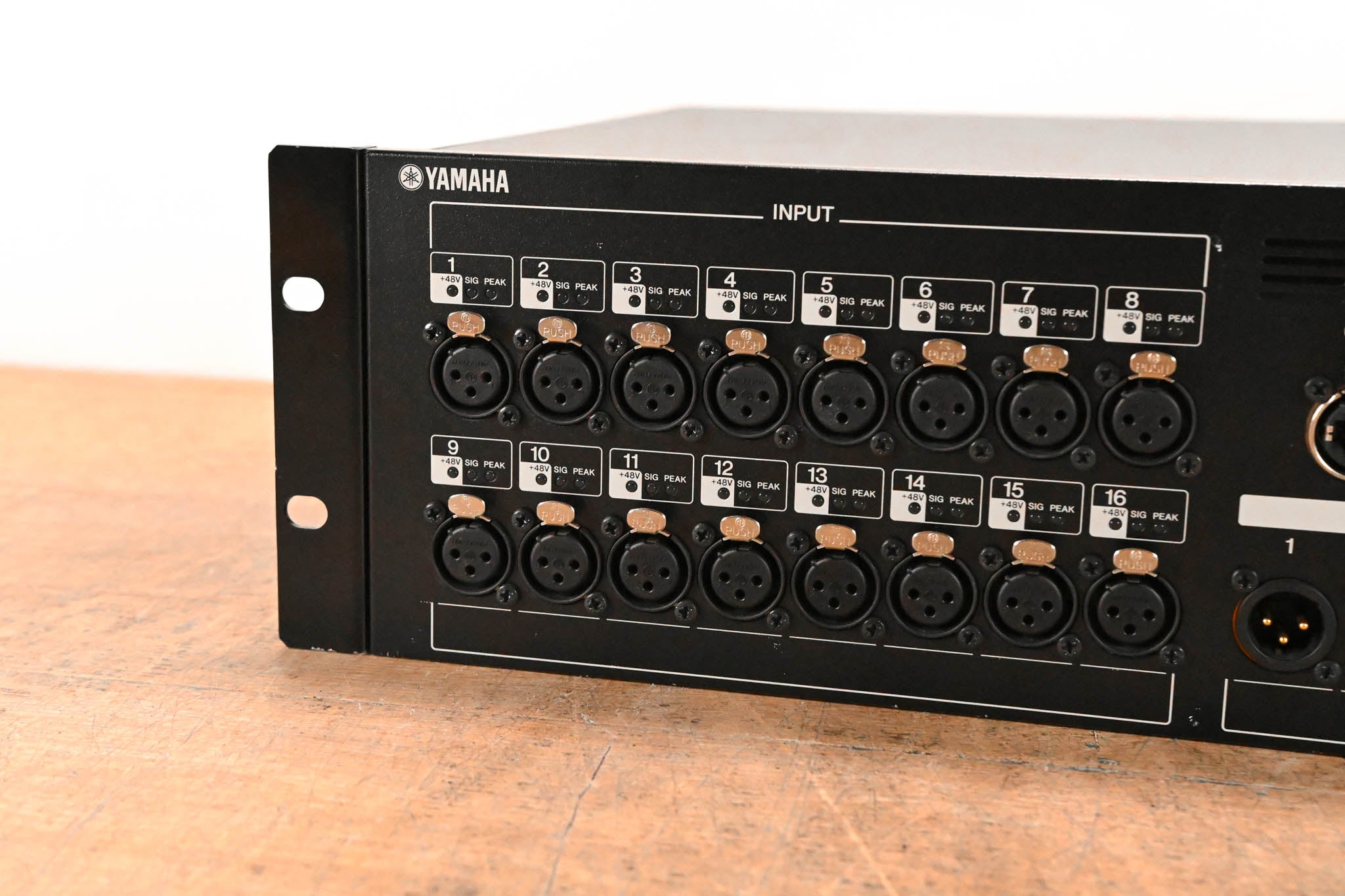 Yamaha SB168-ES 16-Channel EtherSound Stage Box