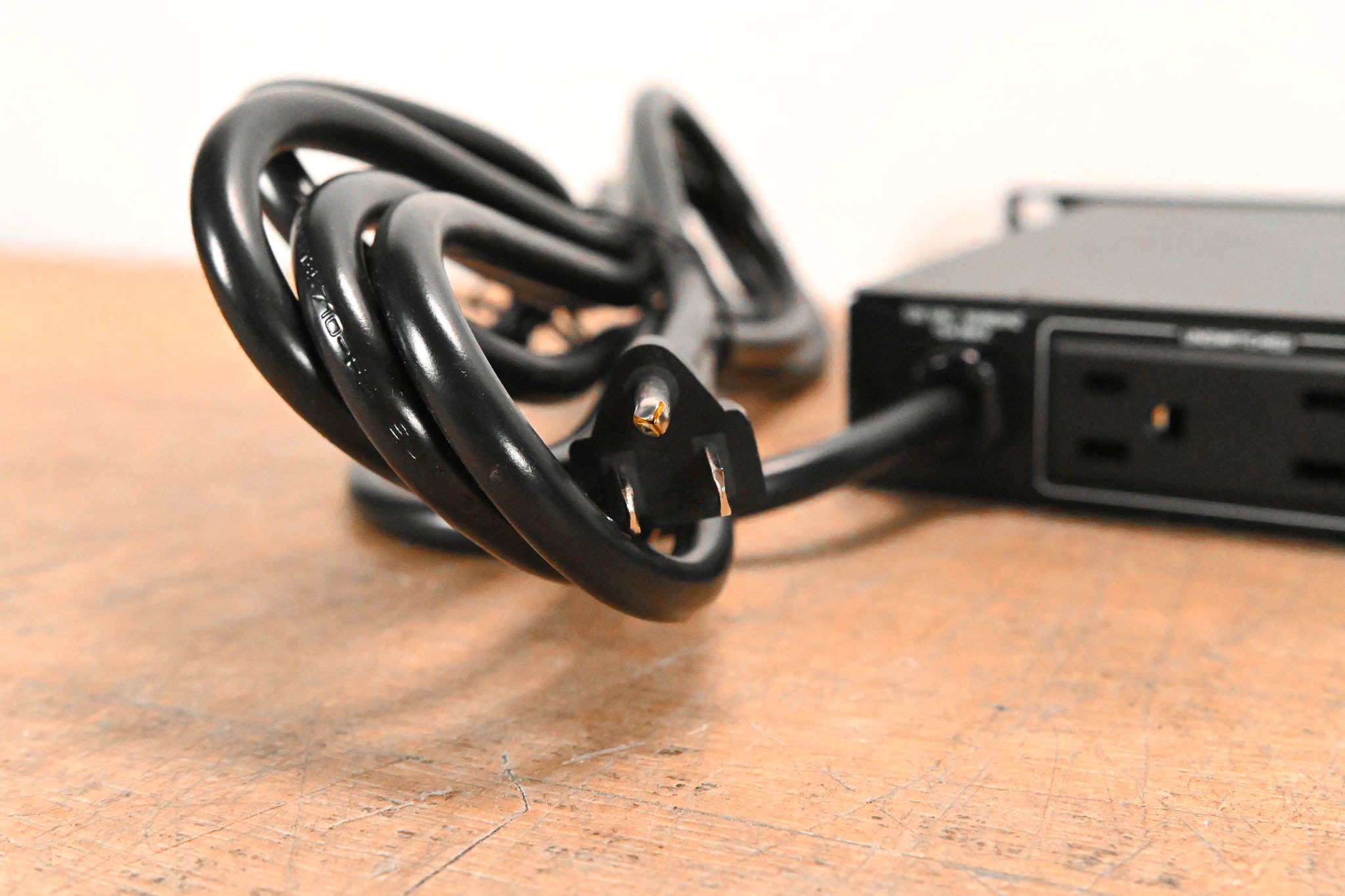 Furman M-8S 15A Standard Power Conditioner with Sequencer