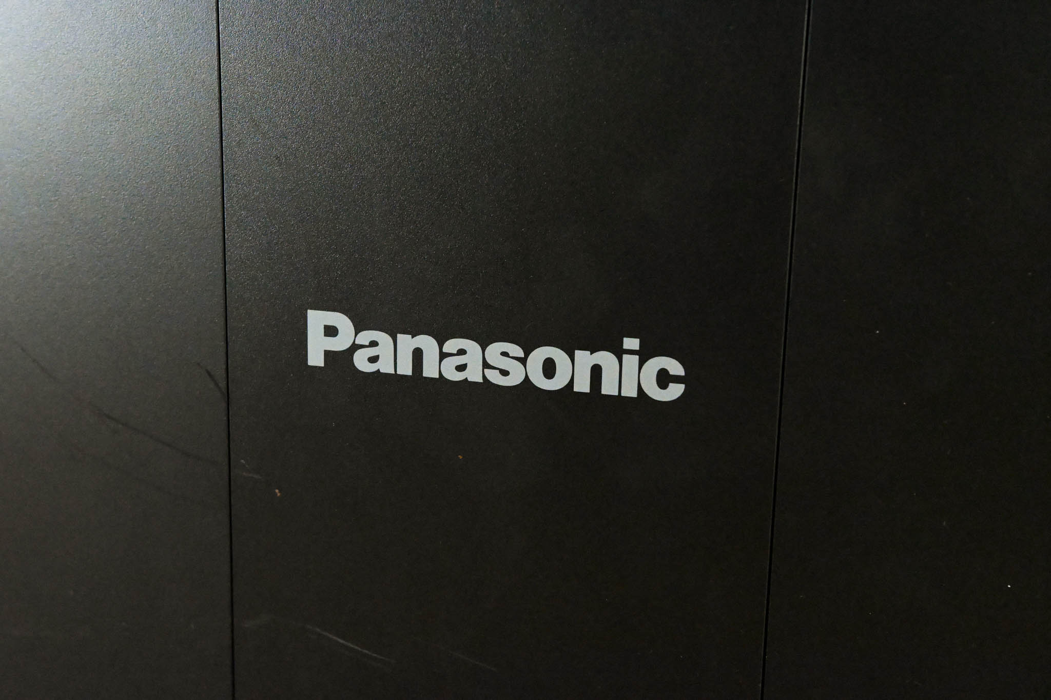 Panasonic PT-MZ880BU7 8000-Lumen WUXGA Laser 3LCD Projector w/ Lens