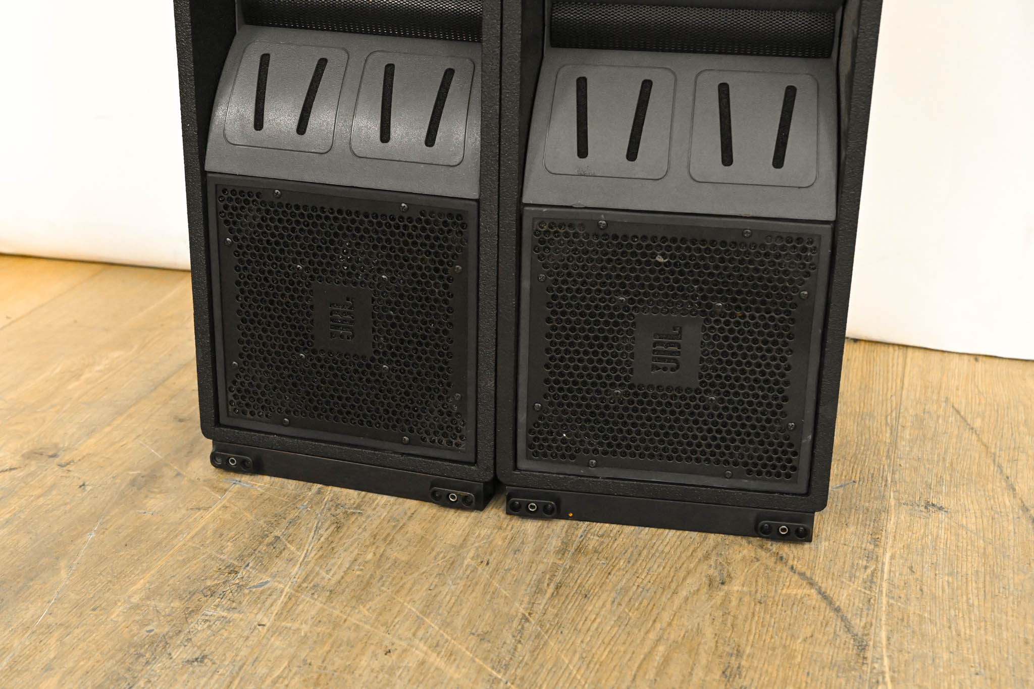 JBL VT4886 Dual 6.5" Passive Compact Line Array Loudspeakers (PAIR)