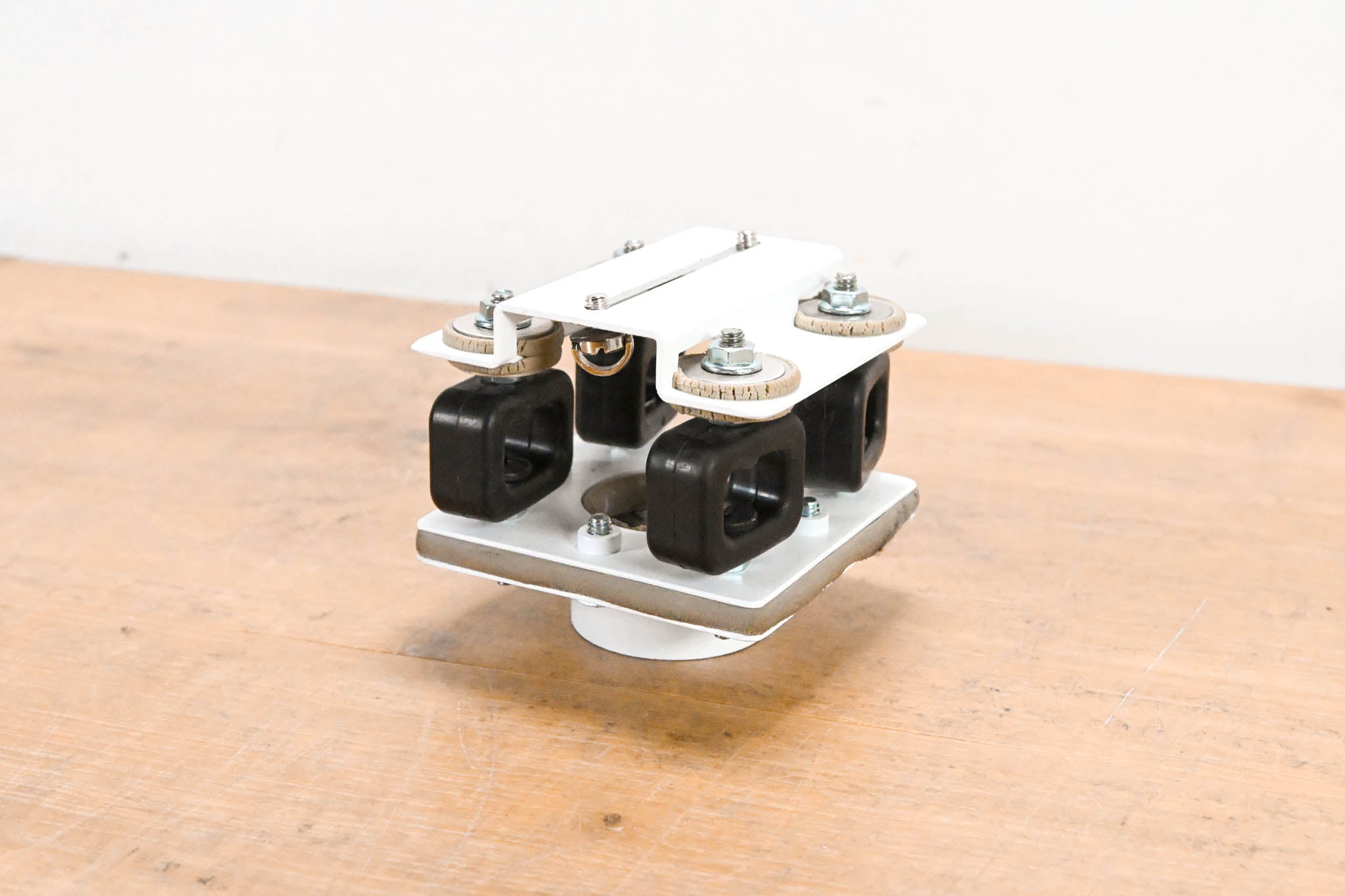 Nigel B Design NB UIM-MCA-W Anti-Vibration Multi-Camera Adapter, White
