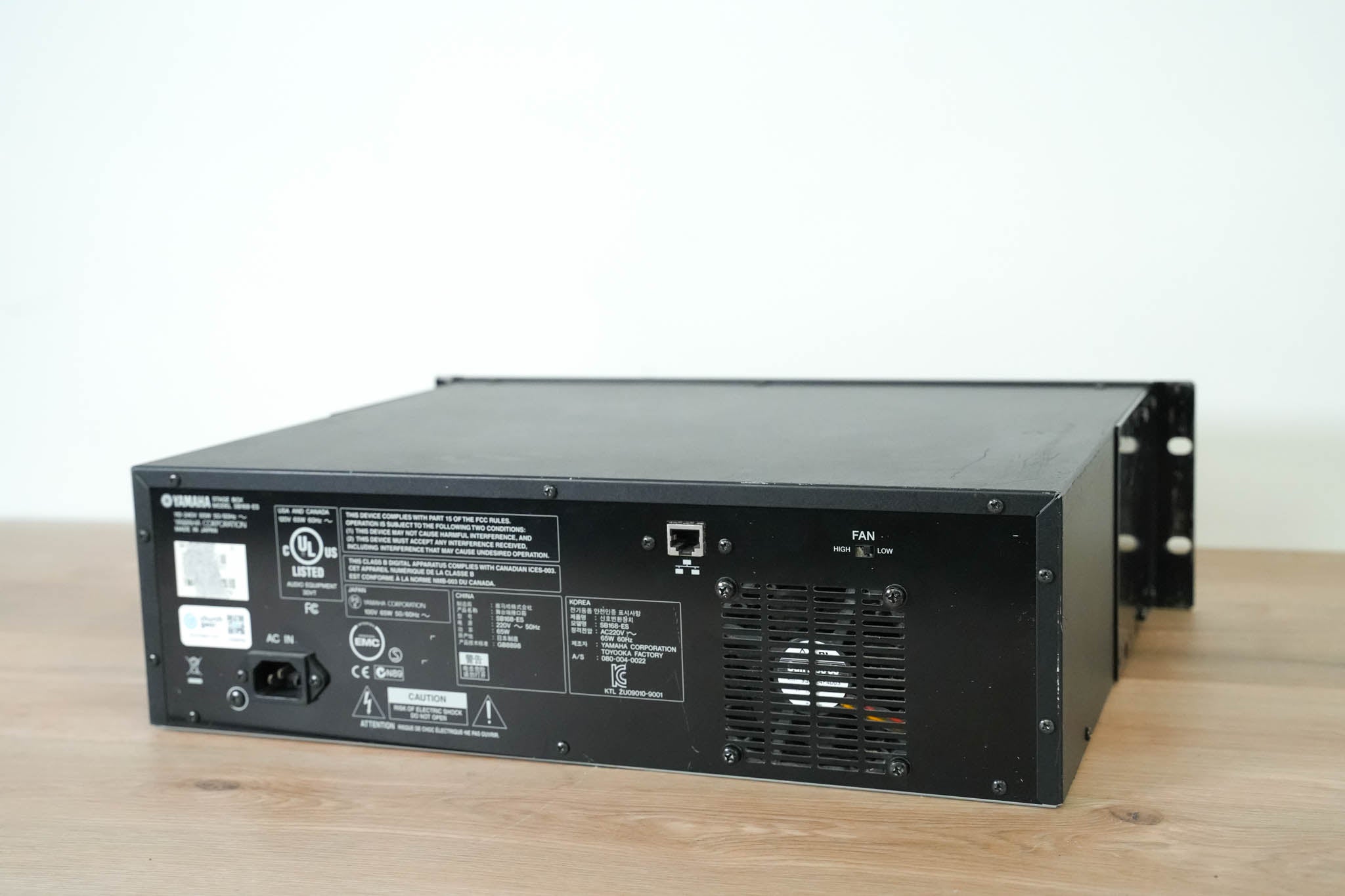 Yamaha SB168-ES 16-Channel EtherSound Stage Box