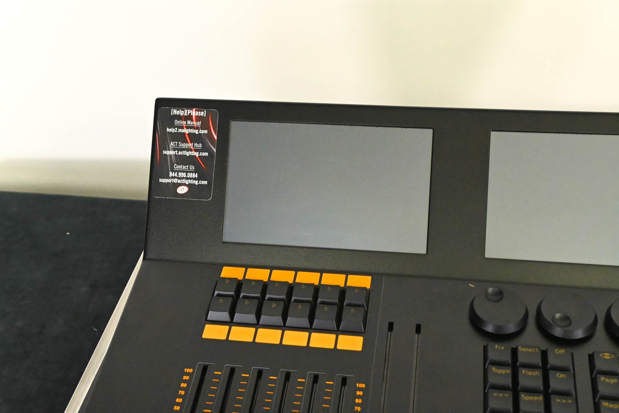 MA Lighting dot2 Core Compact Lighting Console with Road Case