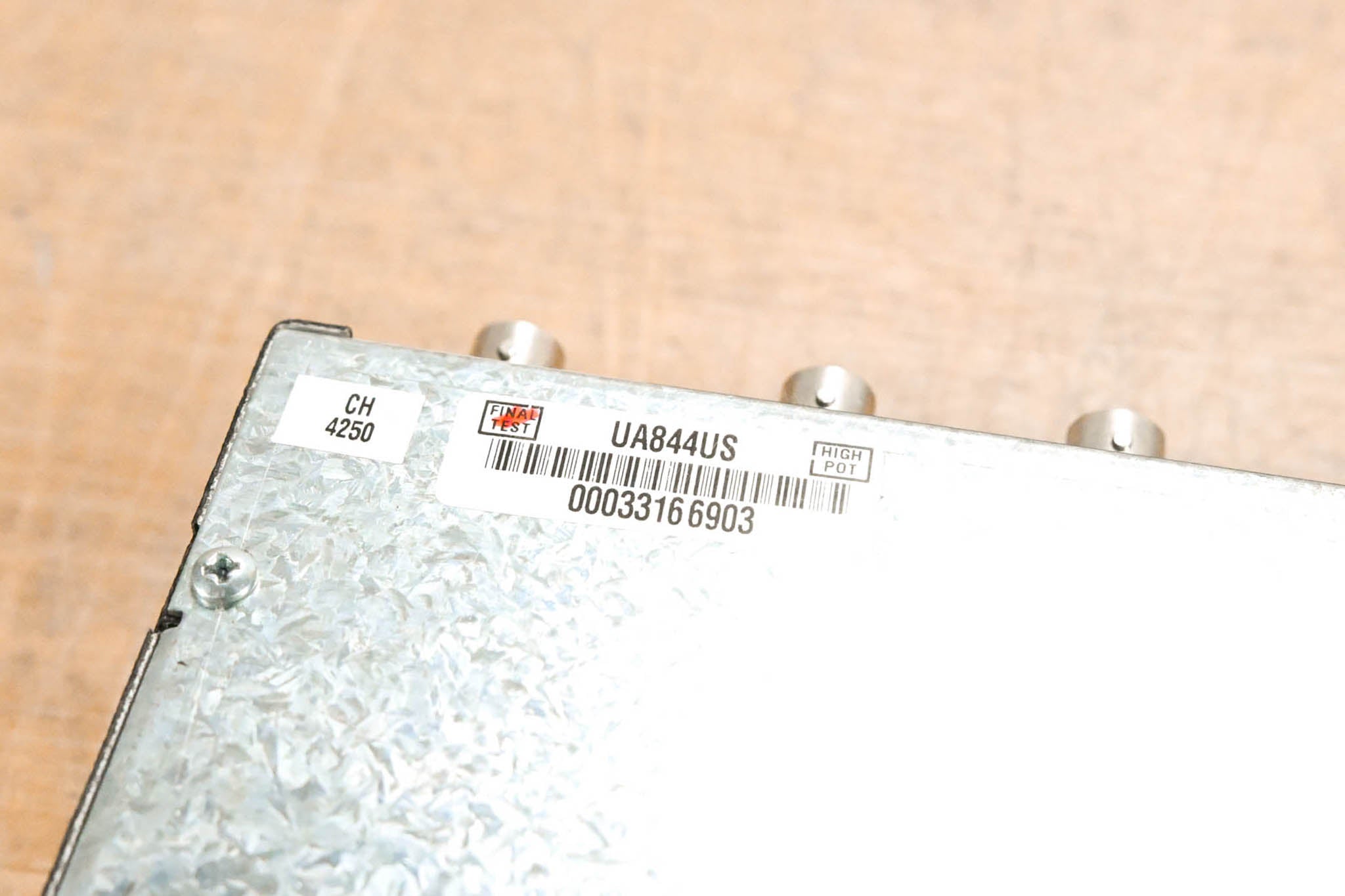 Shure UA844US Wideband UHF Antenna and Power Distributor (NO PSU)