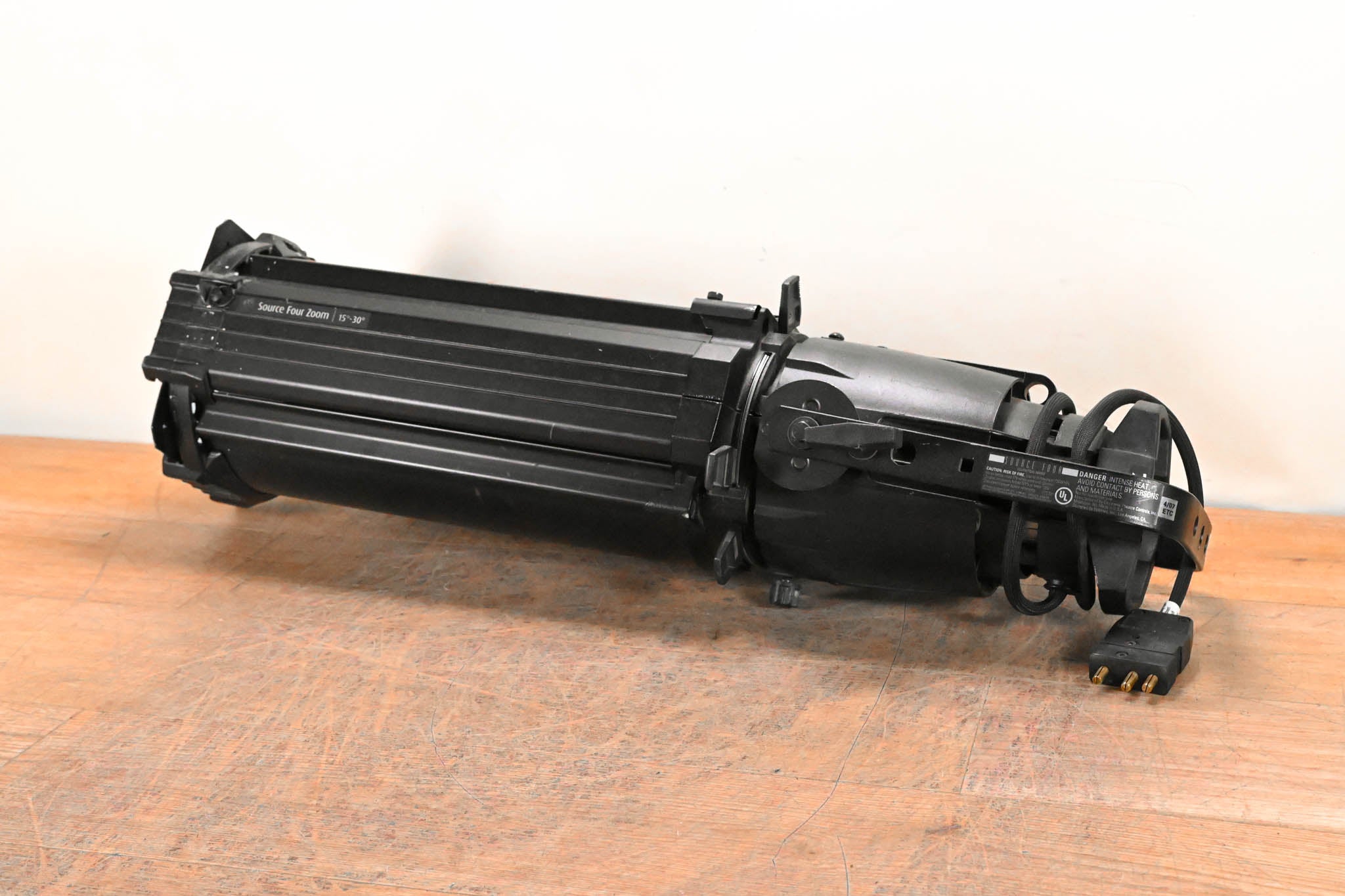 ETC Source Four Zoom 15-30 Degree 750 Ellipsoidal Light