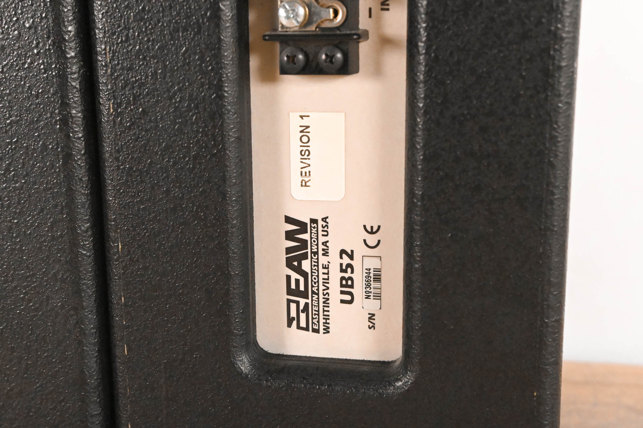 EAW UB52 Two-Way Full-Range Loudspeaker (PAIR)