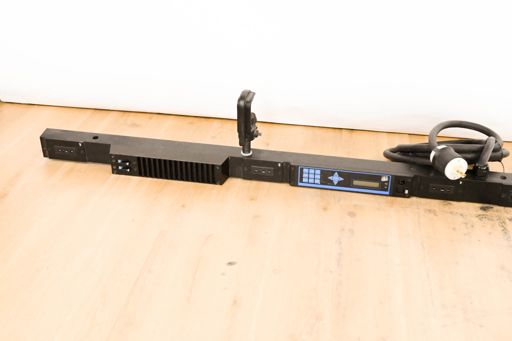 ETC SB6-10M 6 x 10A (1200W) SmartBar with Stage Pin Connectors