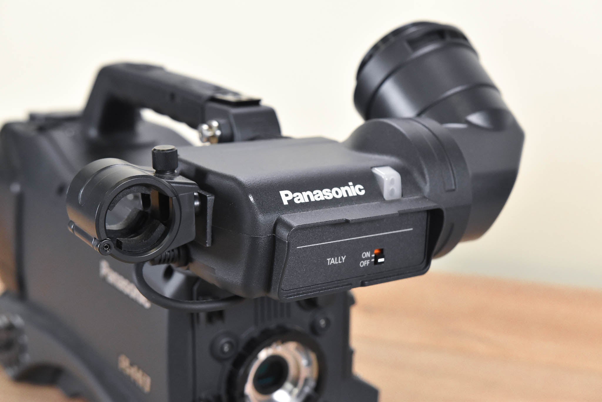 Panasonic AG-HPX370P P2HD Solid-State Video Camcorder