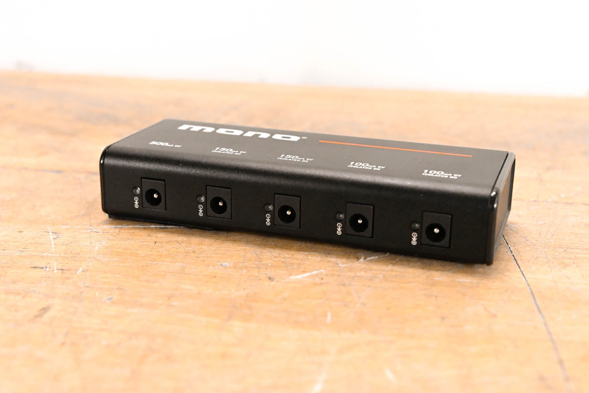 MONO 5-Outlet Isolated USB Pedalboard Power Supply  - Small