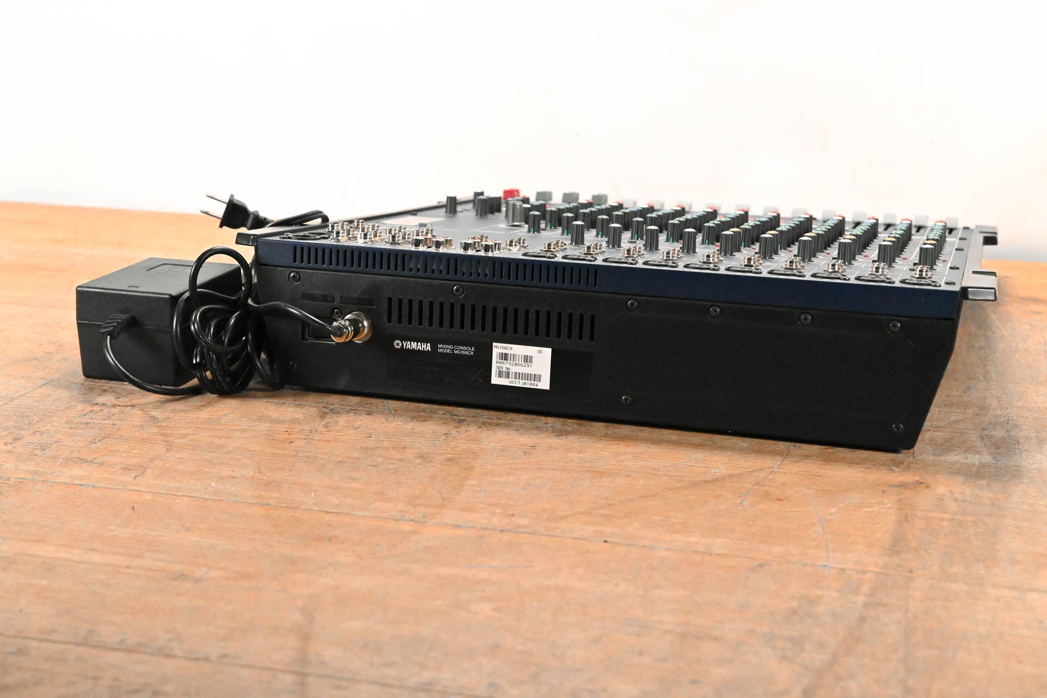 Yamaha MG166CX 16-Channel, 6-Bus Analog Mixer