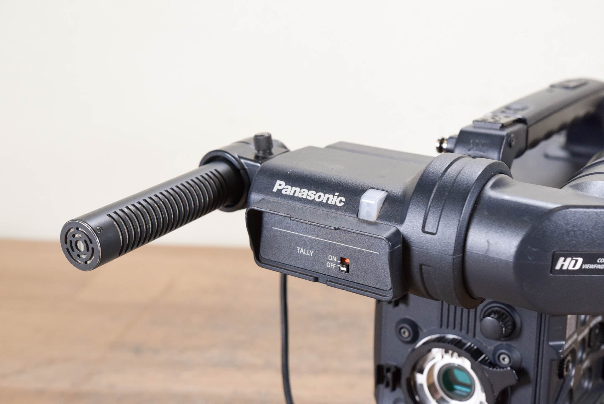 Panasonic AG-HPX370P P2HD Solid-State Video Camcorder