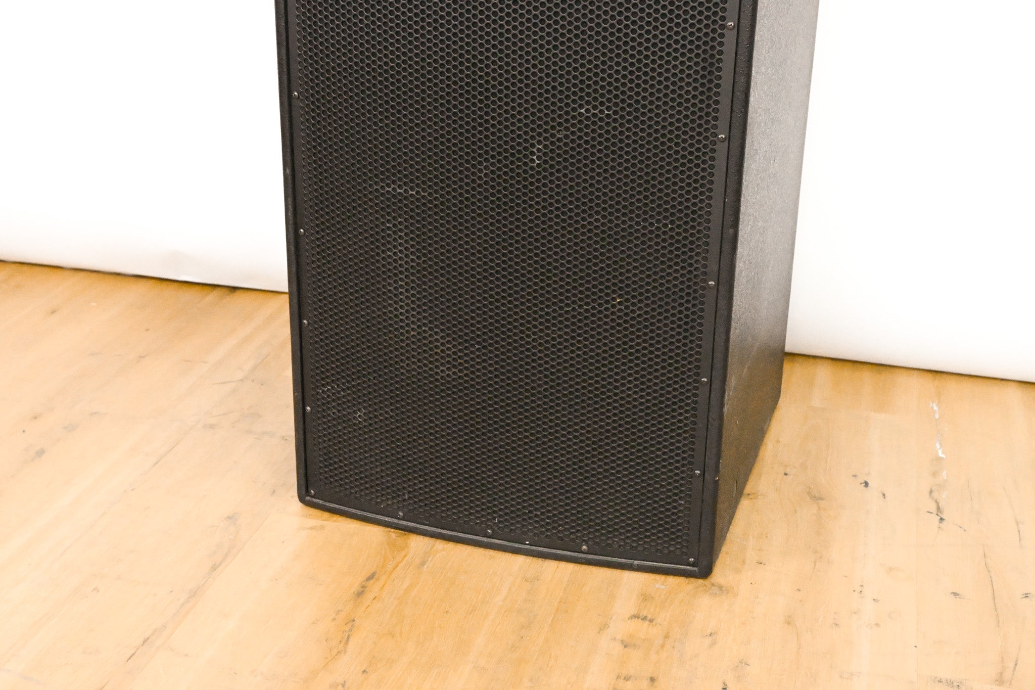 EAW SB625zP Dual 15-inch Subwoofer