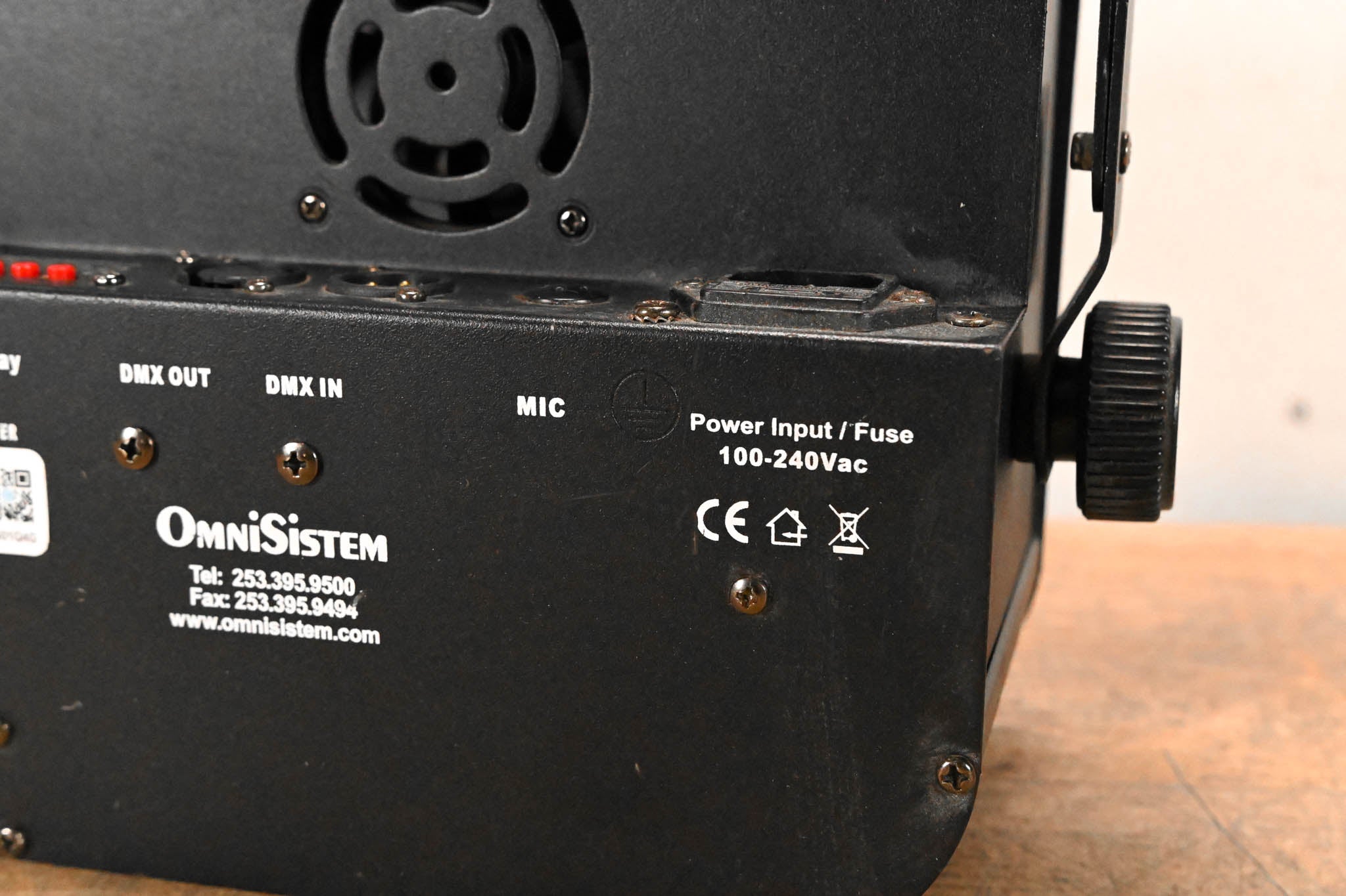 OmniSistem Thin Par Plus RGBW 6 x 10W RGBA Par Can Light