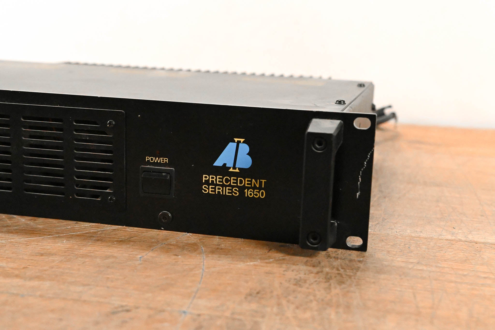 AB International 1650 2-Channel Power Amplifier