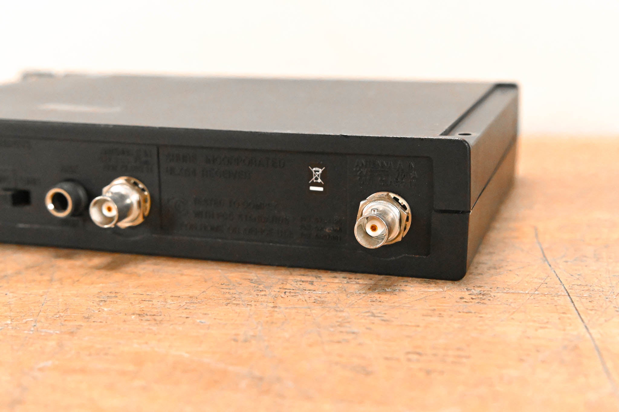 Shure ULXS4 Wireless Receiver - G3 Band: 470-506 MHz (NO POWER SUPPLY)