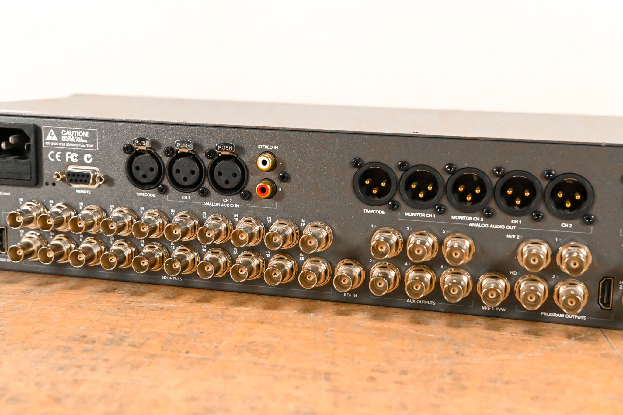 Blackmagic Design ATEM 2 M/E Production Studio 4K