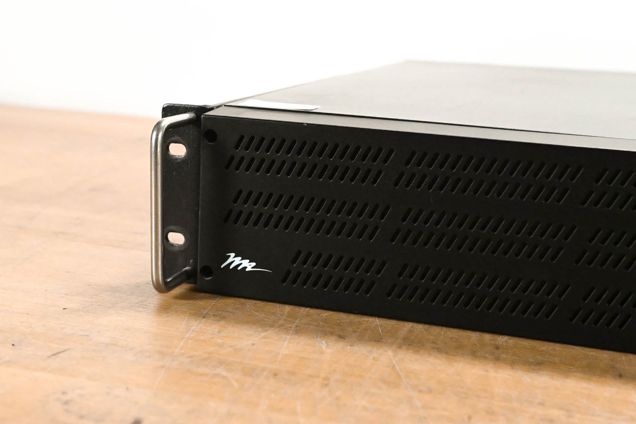 Middle Atlantic UPS-2200R-IP Uninterruptible Power Supply
