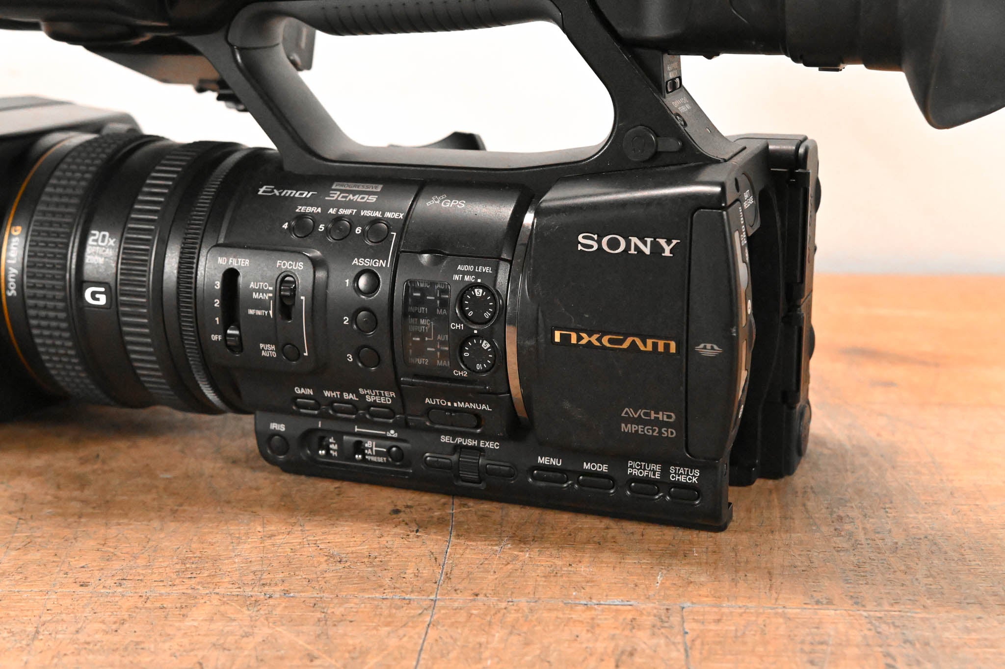 Sony HXR-NX5U NXCAM Professional Camcorder