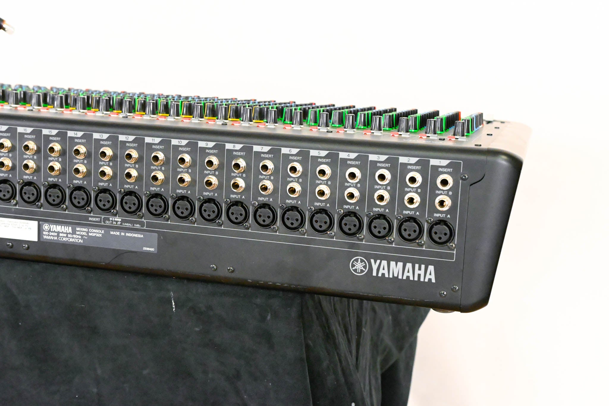 Yamaha MGP32X 32-Channel Mixer with USB and Effects