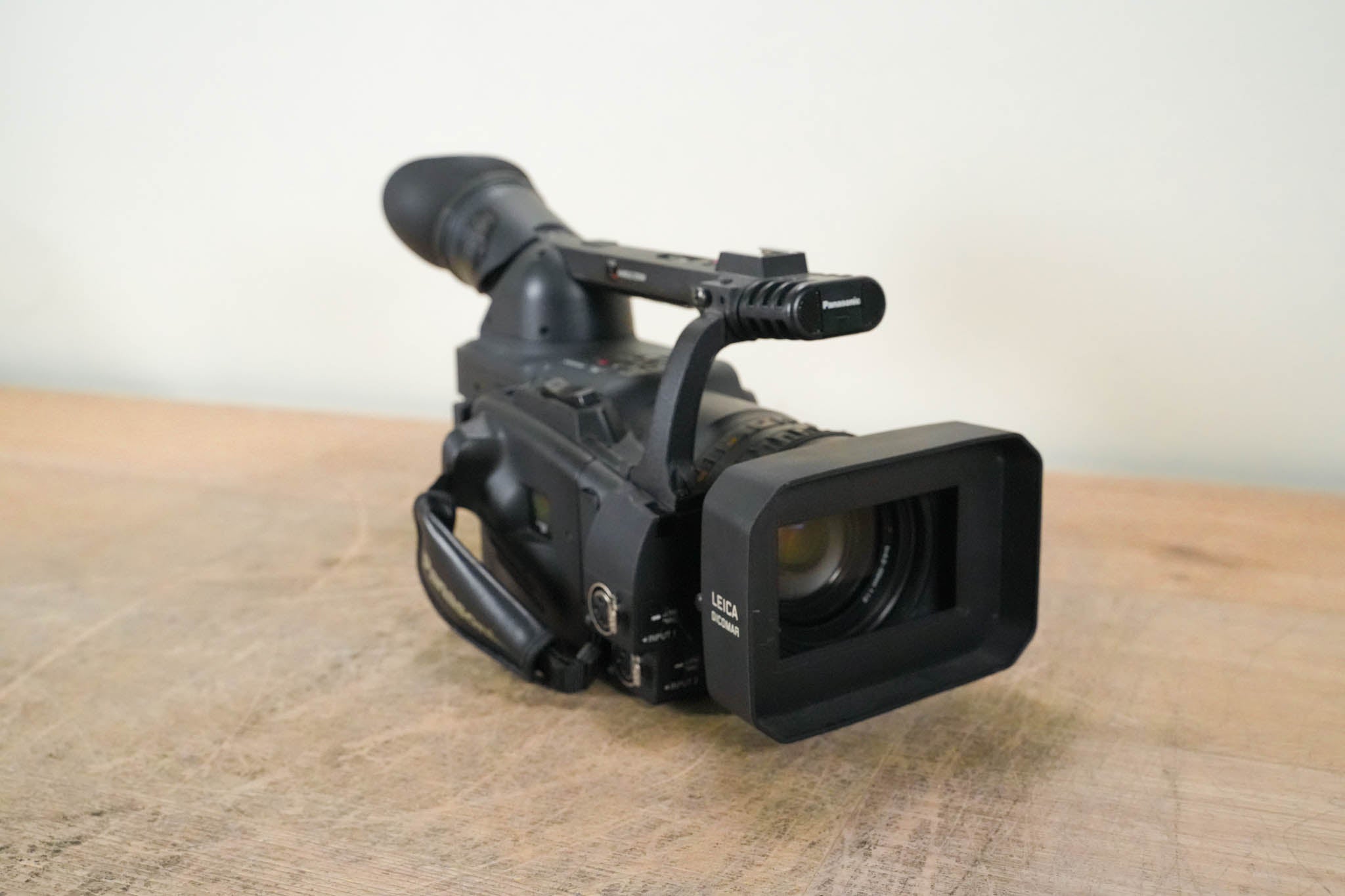 Panasonic AG-HVX200P 3-CCD P2/DVCPRO HD Format Camcorder